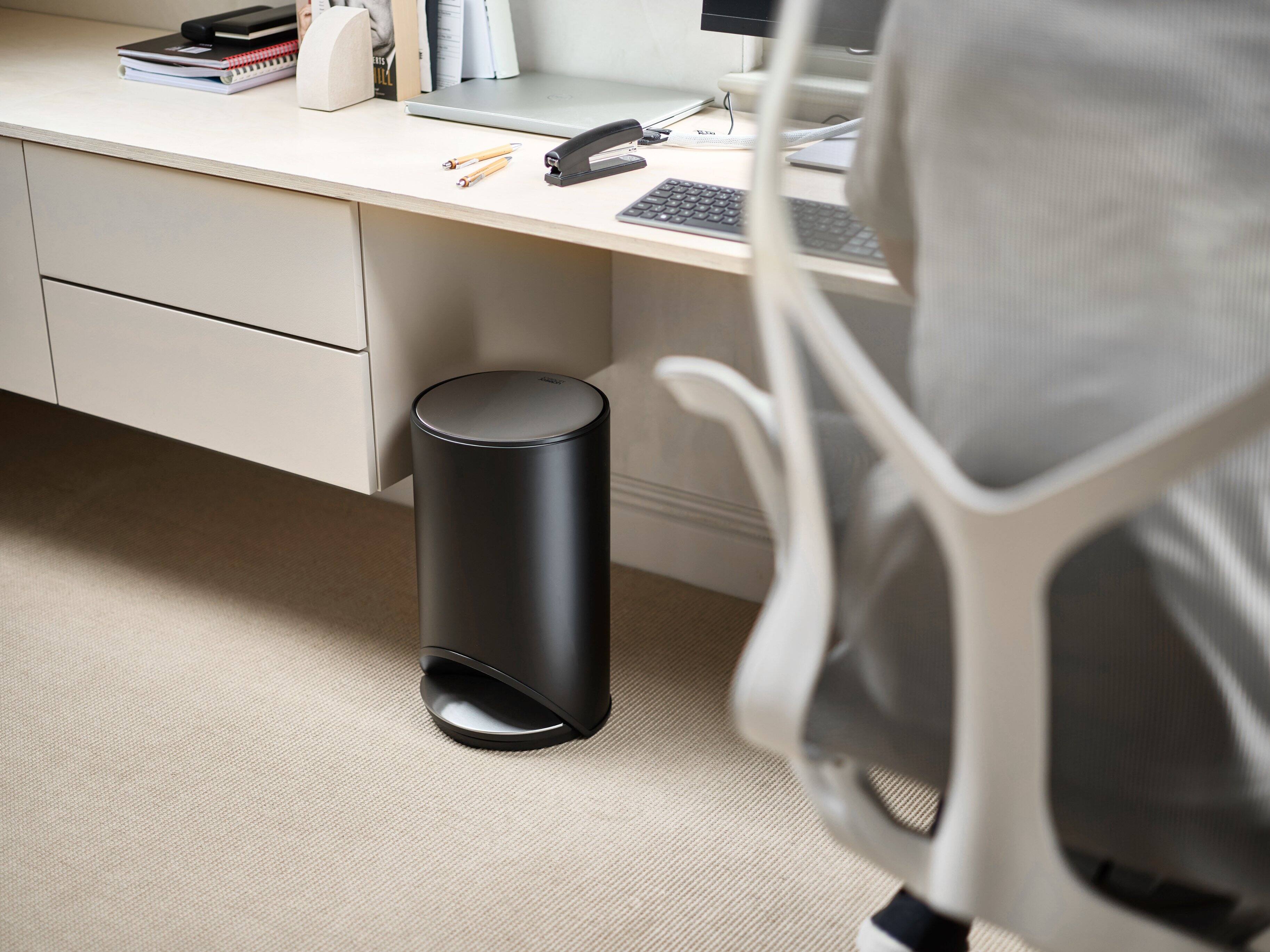 Alt View 1. Joseph Joseph - Arc 10-liter Easy-push Pedal Trash Can - Carbon Black.