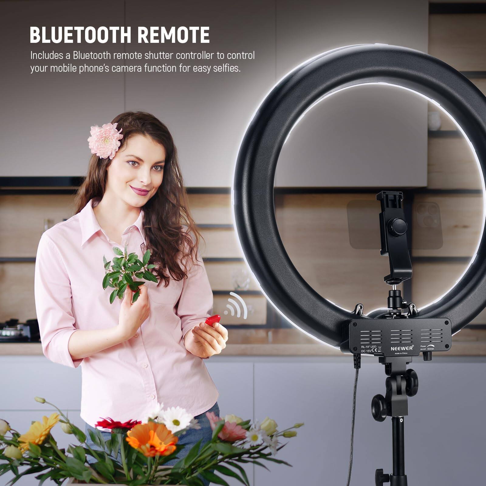 BLUETOOTH REMOTE  
Includes a Bluetooth remote shutter controller to control your mobile phone's camera function for easy selfies.  

STIE - 721 - NEEWER