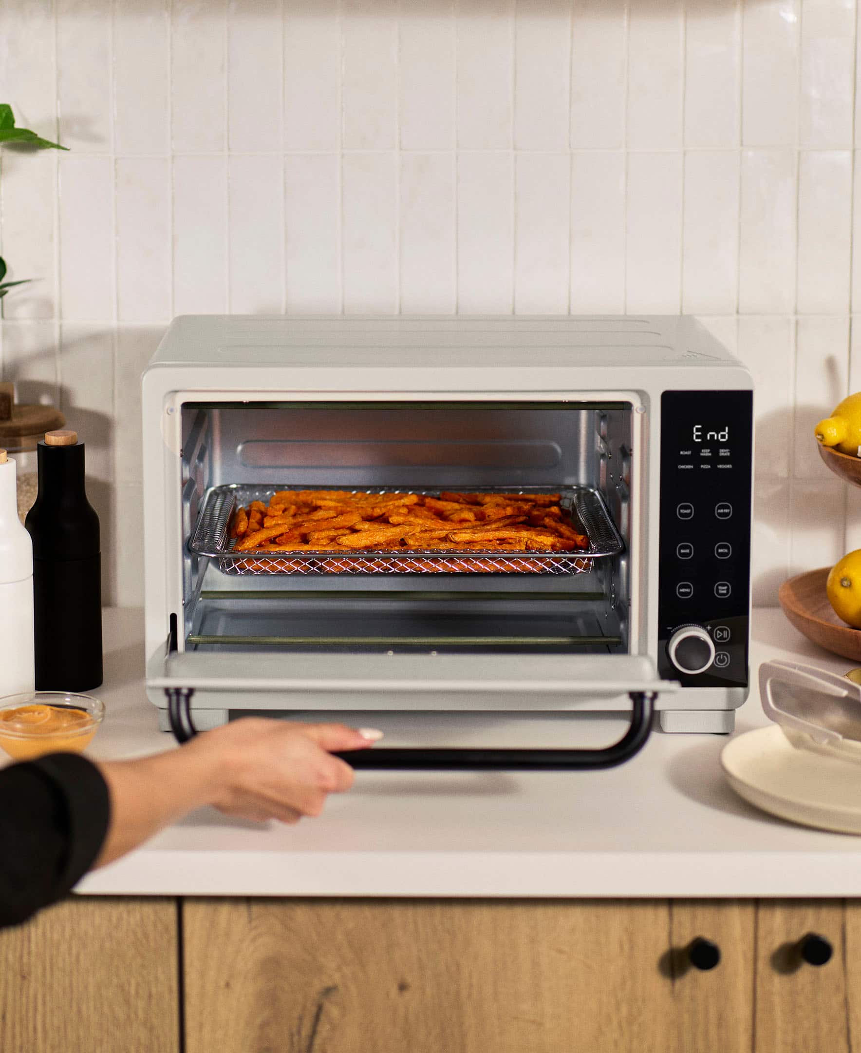 Alt View 3. bella PRO - 6-Slice Air Fryer Toaster Oven (0.88 Cu. Ft.) - Oatmilk.