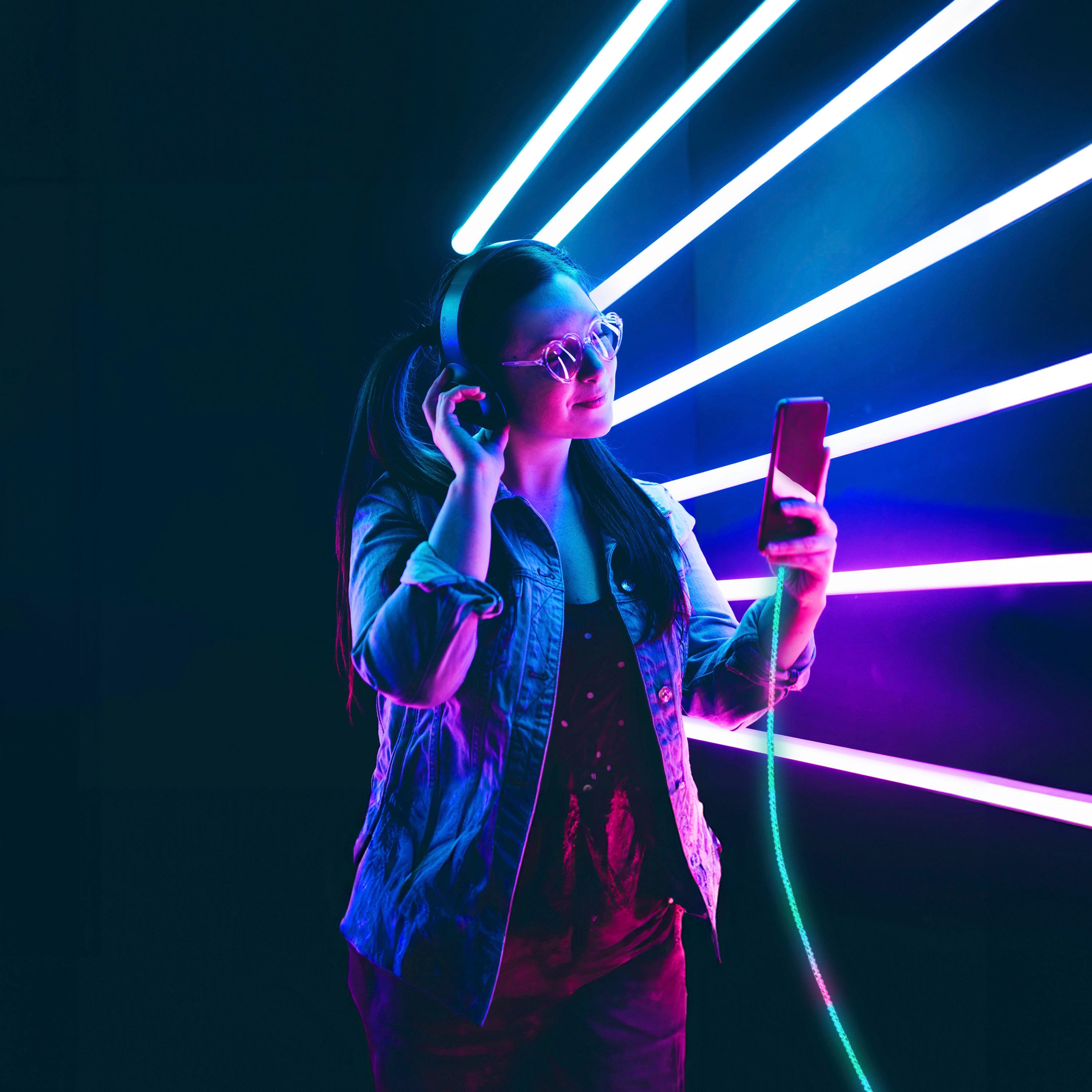 Alt View 1. Lucid - LED 3.2' USB-A to USB-C Cable - White.