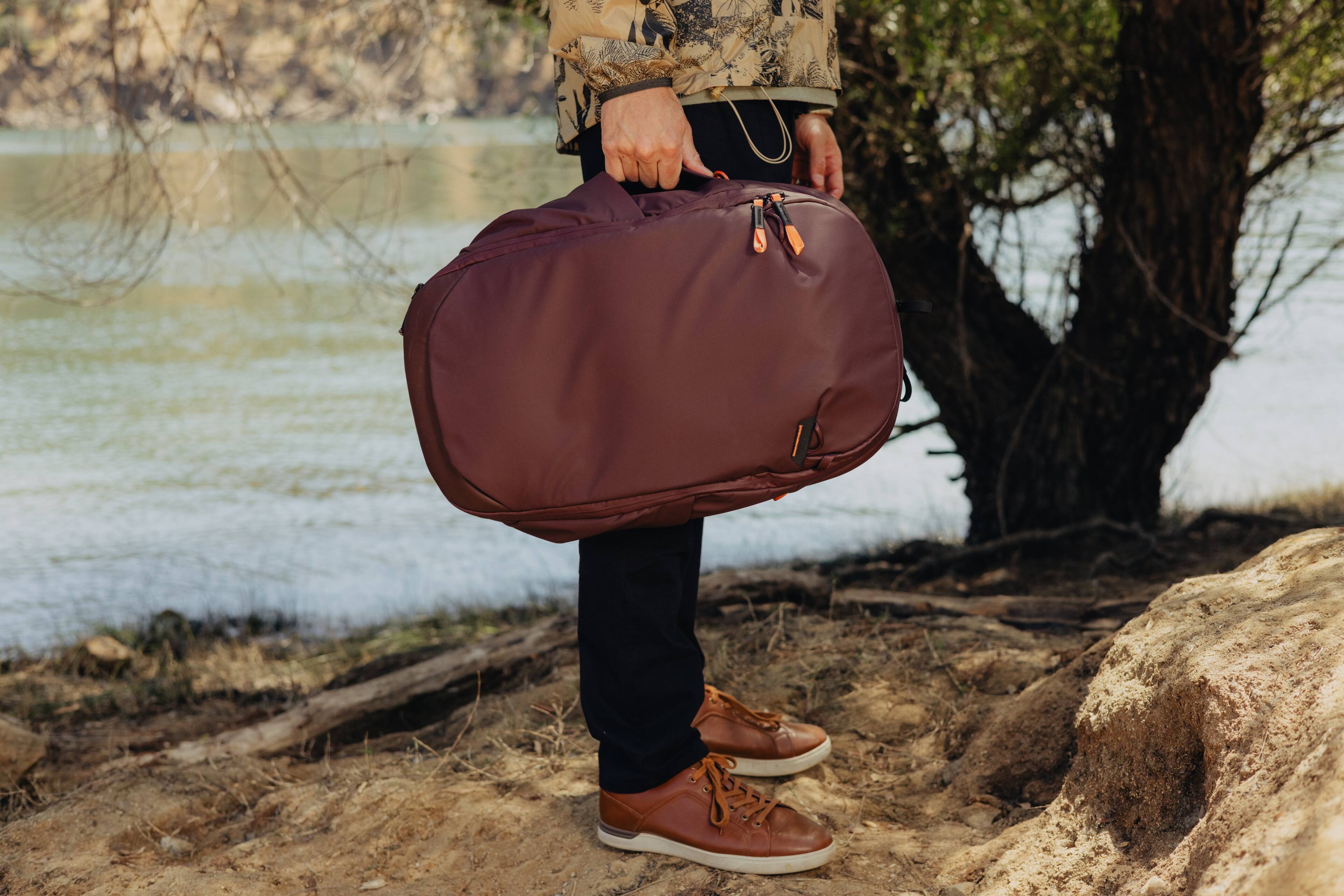 Left. Peak Design - Travel Backpack 30L - Eclipse.