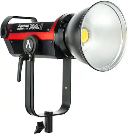 Aputure 300d II
COB