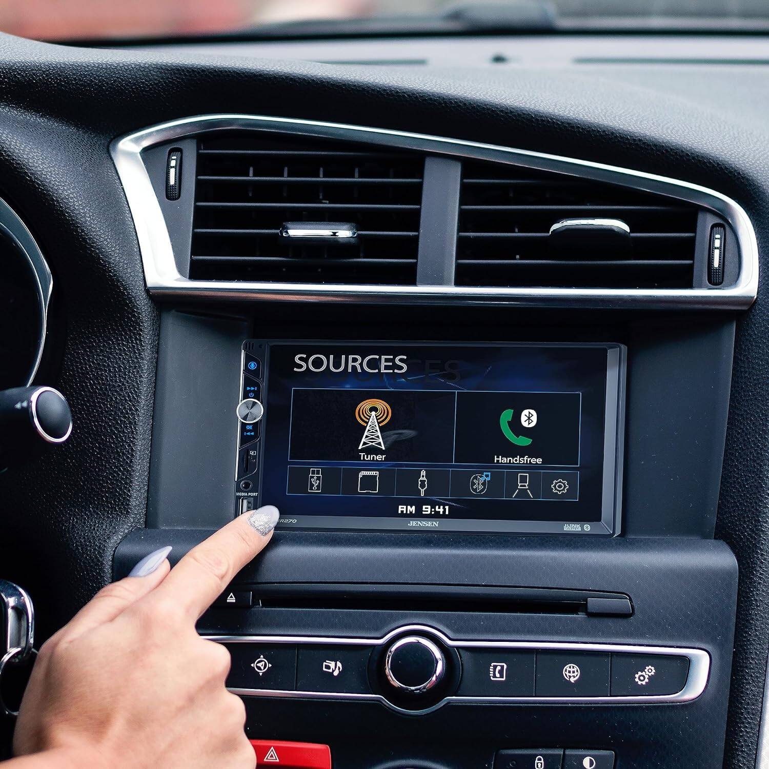 SOURCES  
Tuner  
Handsfree  

AM 9:41  
JENSEN