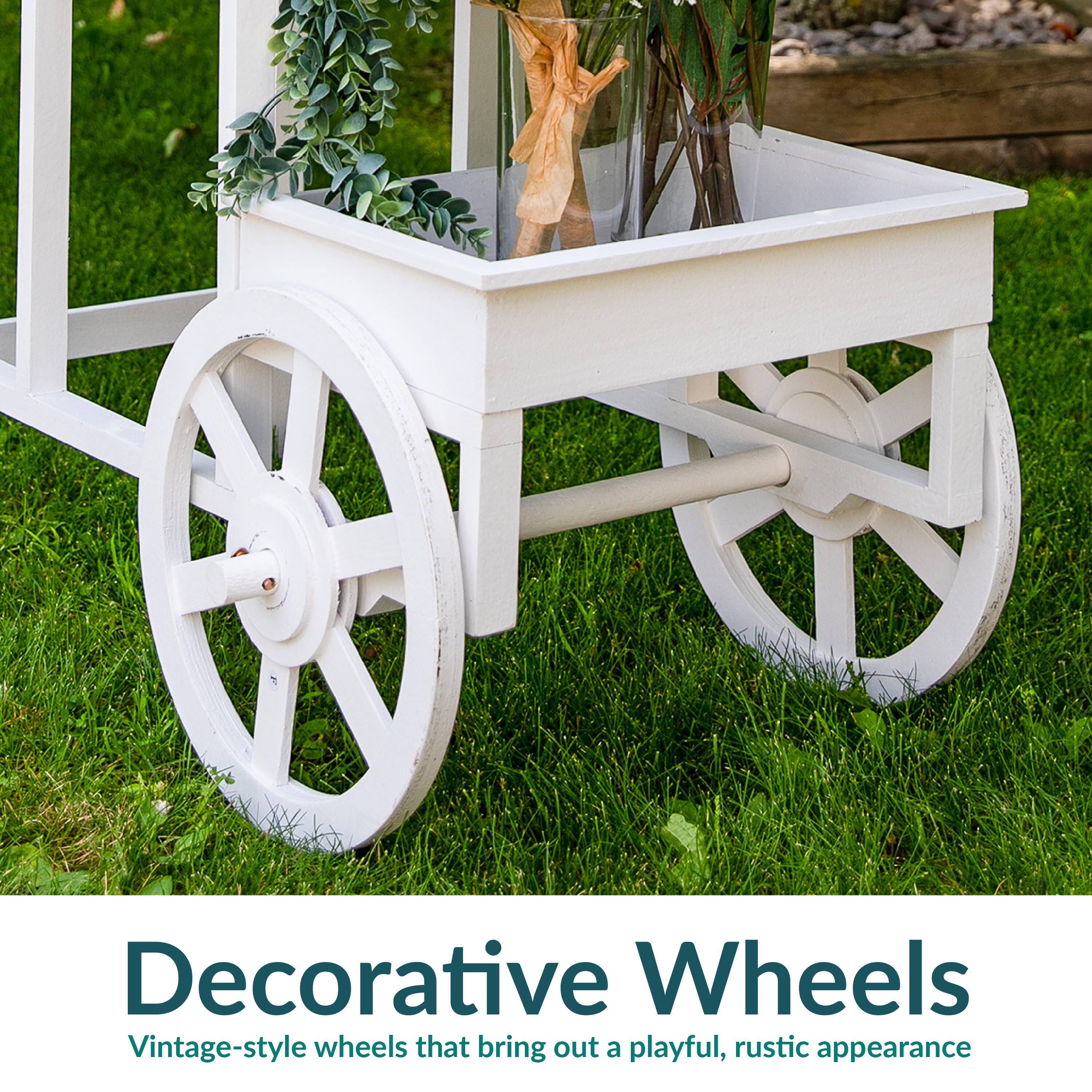 Decorative Wheels  
Vintage-style wheels that bring out a playful, rustic appearance
