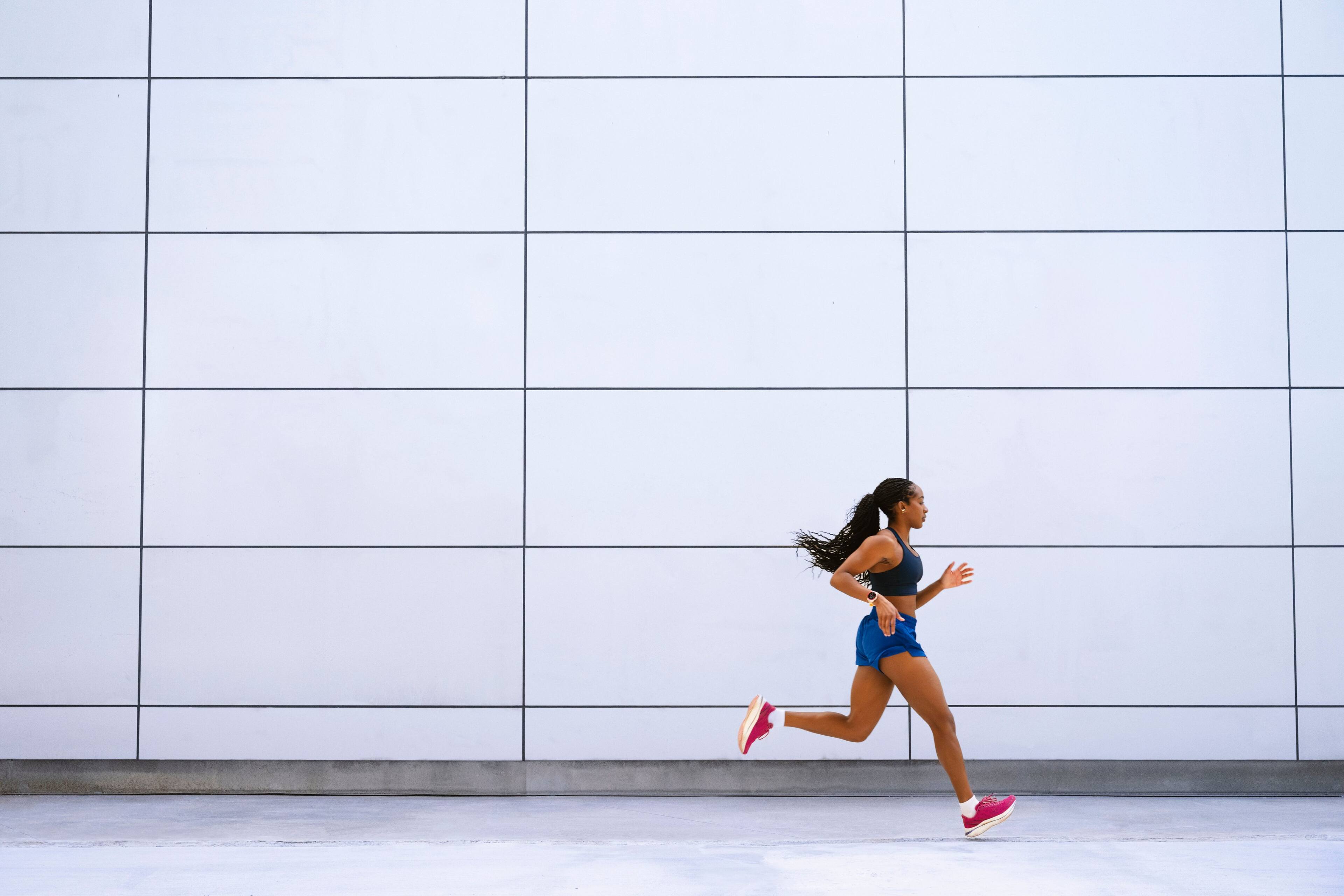 Alt View 9. Garmin - Forerunner 570 GPS Smartwatch 47 mm Aluminum - Indigo Aluminum.