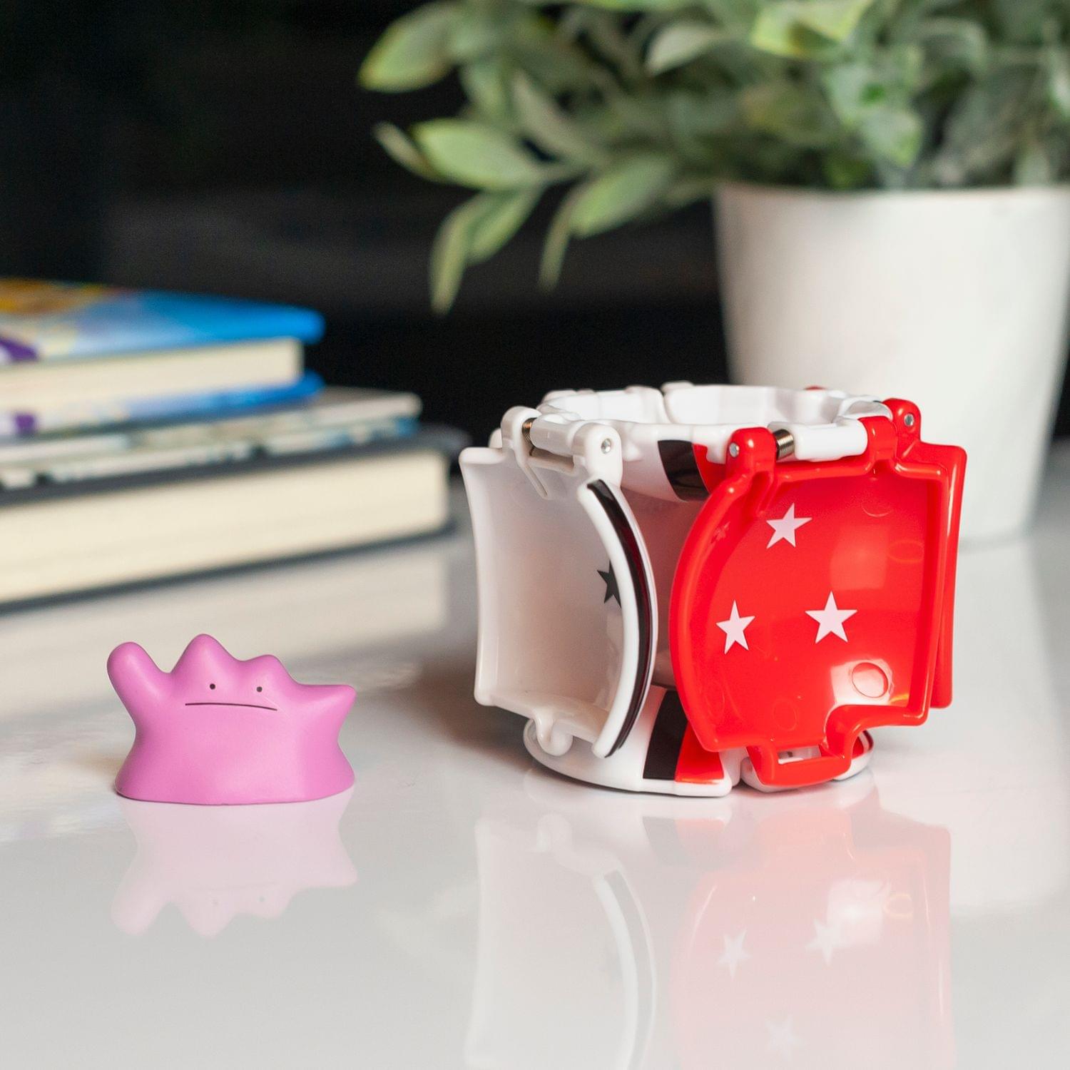 Alt View 4. Pokémon - Pokémon Throw 'N' Pop Poké Ball & Ditto Set | Includes Ball & 2" Ditto Figure - Red/White.