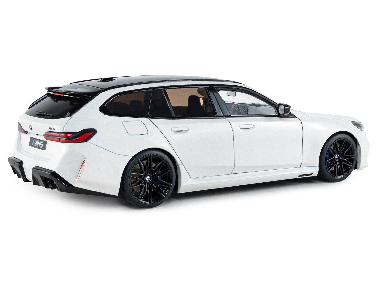 Alt View 4. Solido - 2025 BMW M5 Touring Alpine White with Black Top 1/18 Diecast Model Car by Solido.