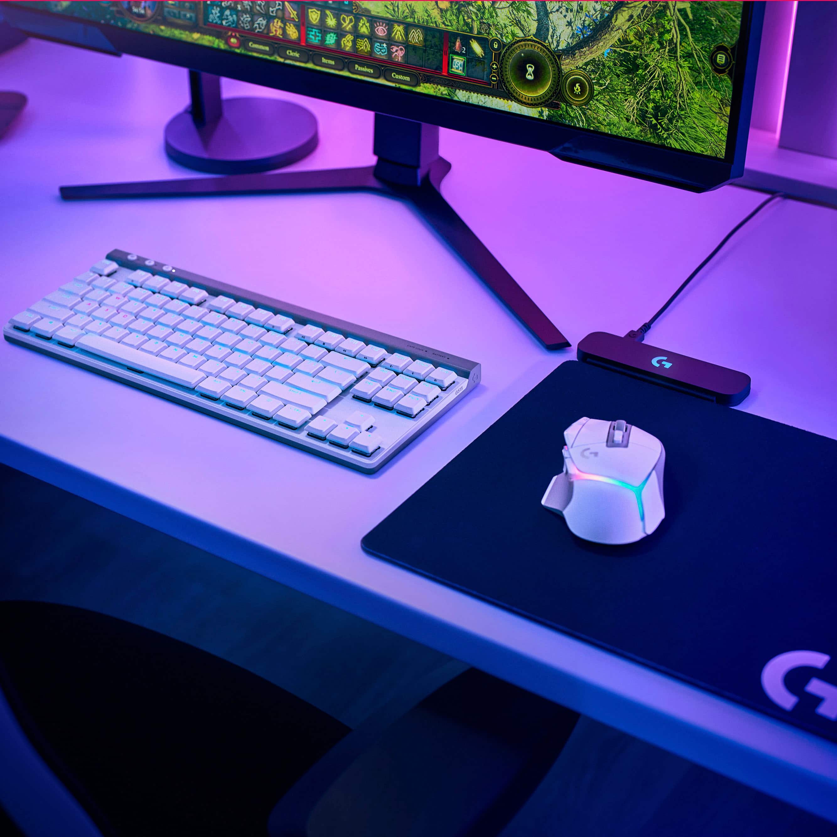 The text on the image reads "Chatie - Toddles Cotom a B Para 8 & a G G." However, it is not clear what this text is referring to or what it means. It could be a name or a message, but without more context, it is difficult to provide a proper interpretation.