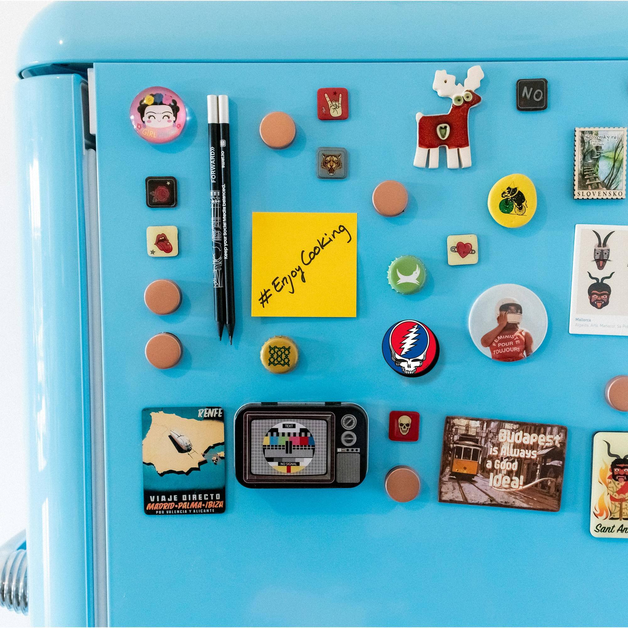 NO FORWARDS - Cooking # Enjoy SLOVENSKO  
POUR - SOUJOUP  
RENFE VIAJE DIRECTO MADRID-PALMA-IBIZA  
Budapest is ALWAYS a GOOD Idea!  
Sant An