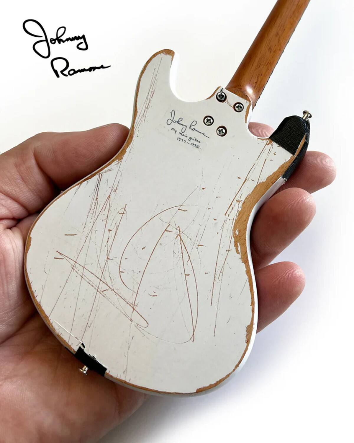 Johnny Romme

Johnny Romme  
made guitars  
1977-1978
