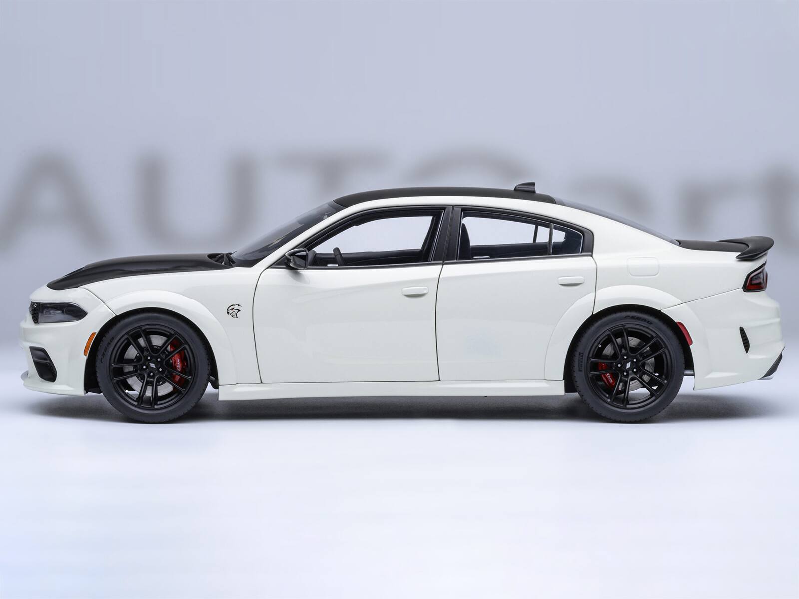 Alt View 7. Autoart - Dodge Charger SRT Hellcat Redeye Knuckle White with Matt Black Hood and Top 1/18 Car Model by Autoart.