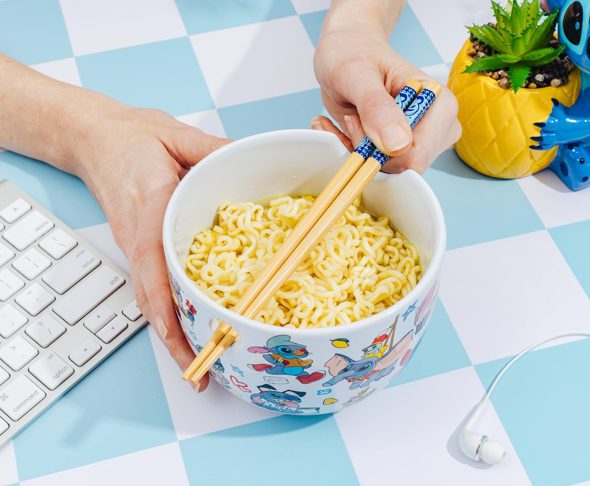 3 - delete - a - / enter return shift .. - d ? ! a 1 > an option command F