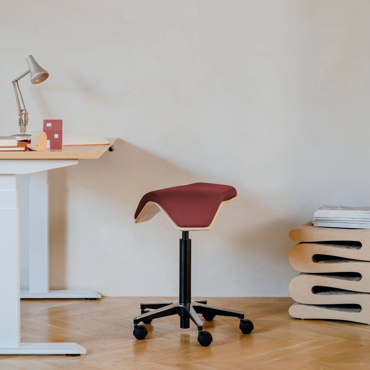 Branch Furniture - Branch Saddle Chair Plus – Rolling Ergonomic Stool for Healthy Posture with Birch Frame and Recycled Seat Fabric" - Brick / Wood