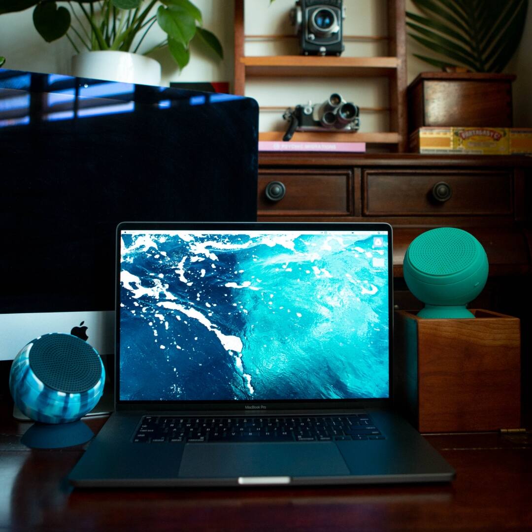 Alt View 18. Speaqua - Barnacle Vibe 2.0 Portable Waterproof Bluetooth Speaker with Built in Storage (2,000 songs) - Sea Glass.