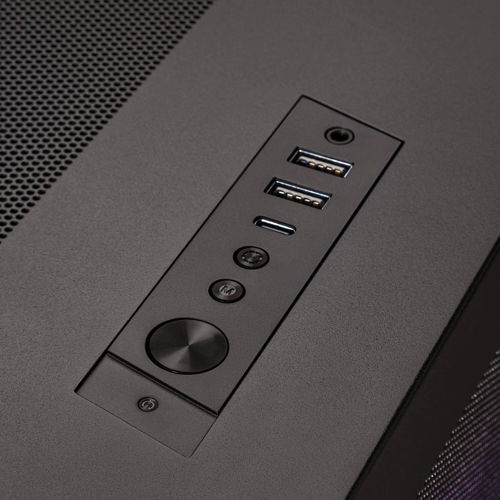 Left. CLX - Horus Gaming Desktop - AMD Ryzen 9 9950X - 96GB DDR5 5600 Memory - GeForce RTX 5090 - 2TB NVMe M.2 SSD - 8TB HDD - Black.