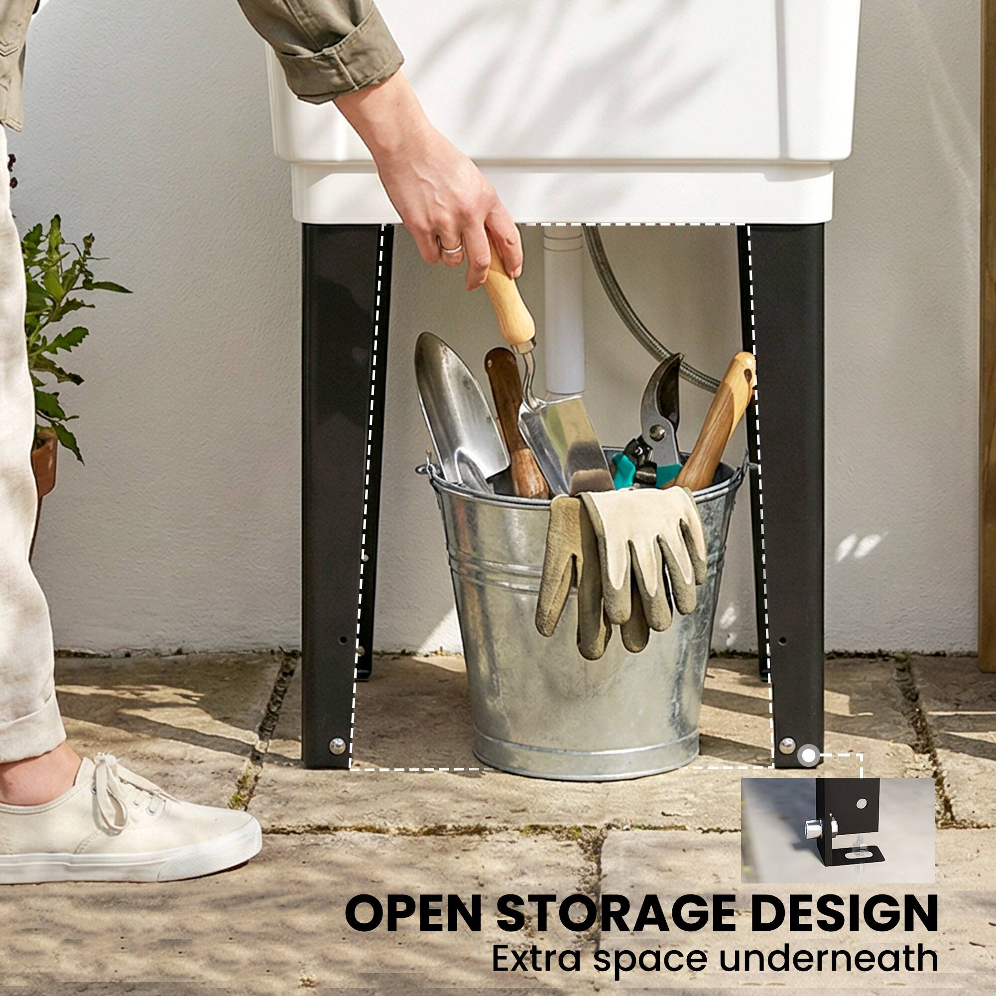 OPEN STORAGE DESIGN  
Extra space underneath