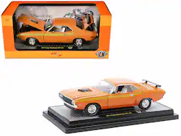 M2 - 1971 Dodge Challenger R/T 440 Orange with Yellow Stripes White Interior Limited Edition 5250 pcs 1/24 - Orange With Yellow And White