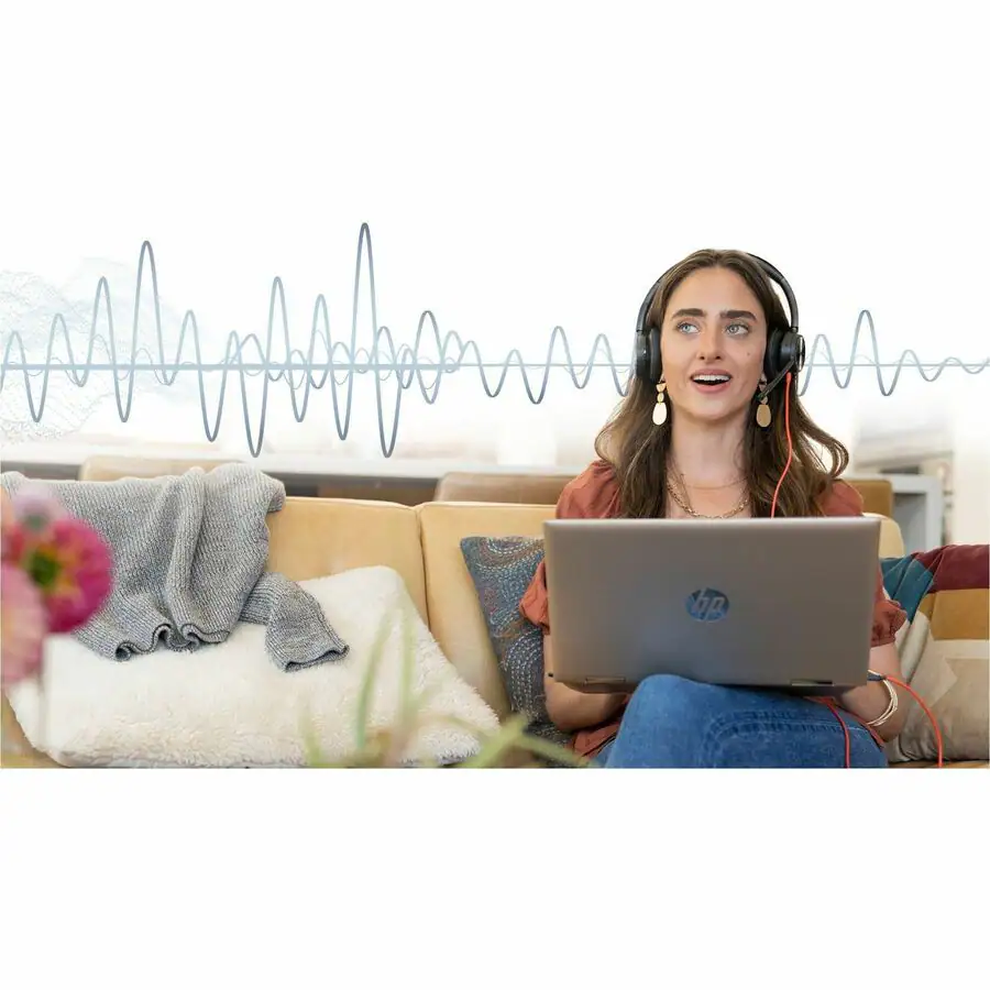 Alt View 6. HP - Poly Blackwire 8225 Stereo Microsoft Teams Certified USB-C Headset + USB-C/A Adapter - Microsoft Teams Certification - S - Black.