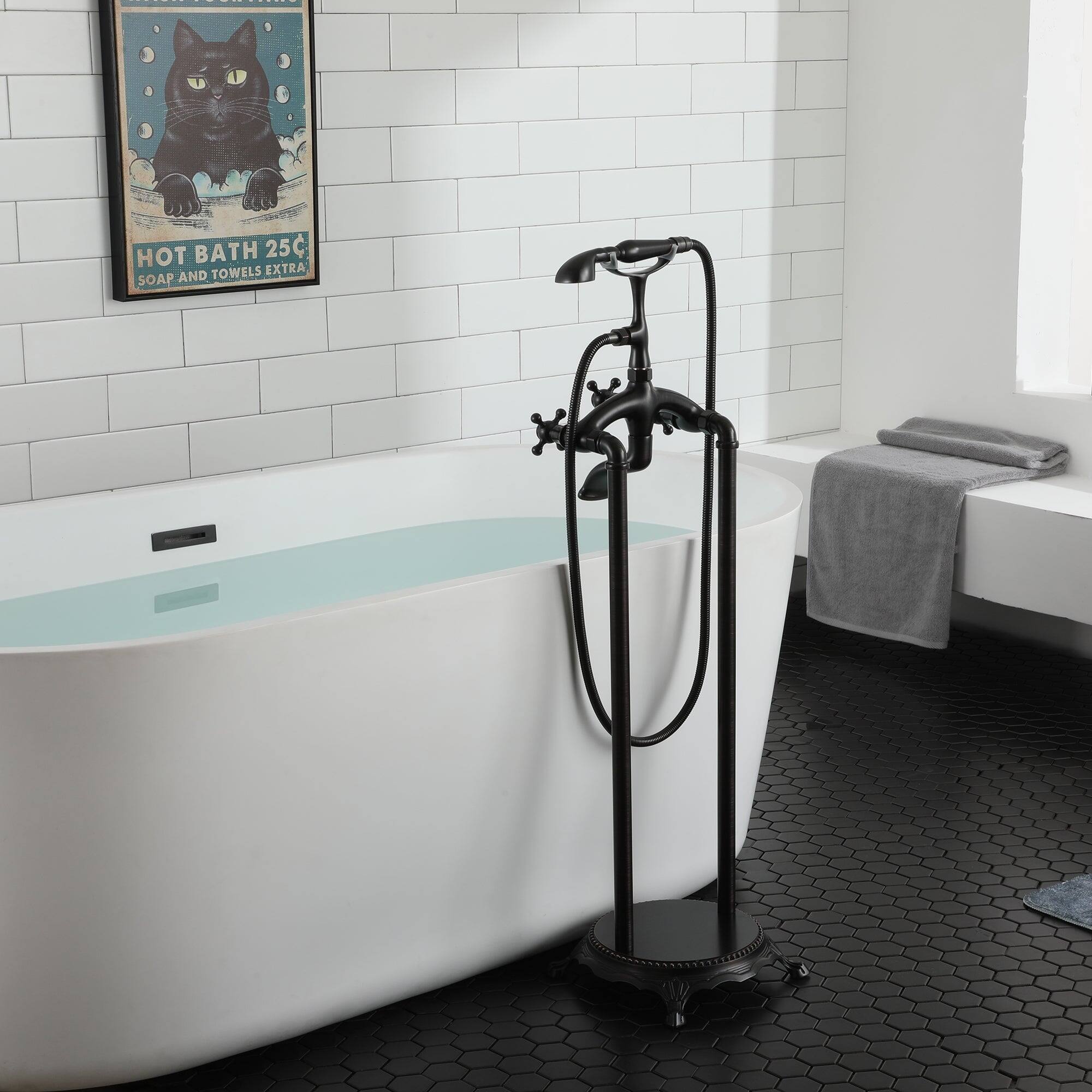 HOT BATH 25C SOAP AND TOWELS EXTRA