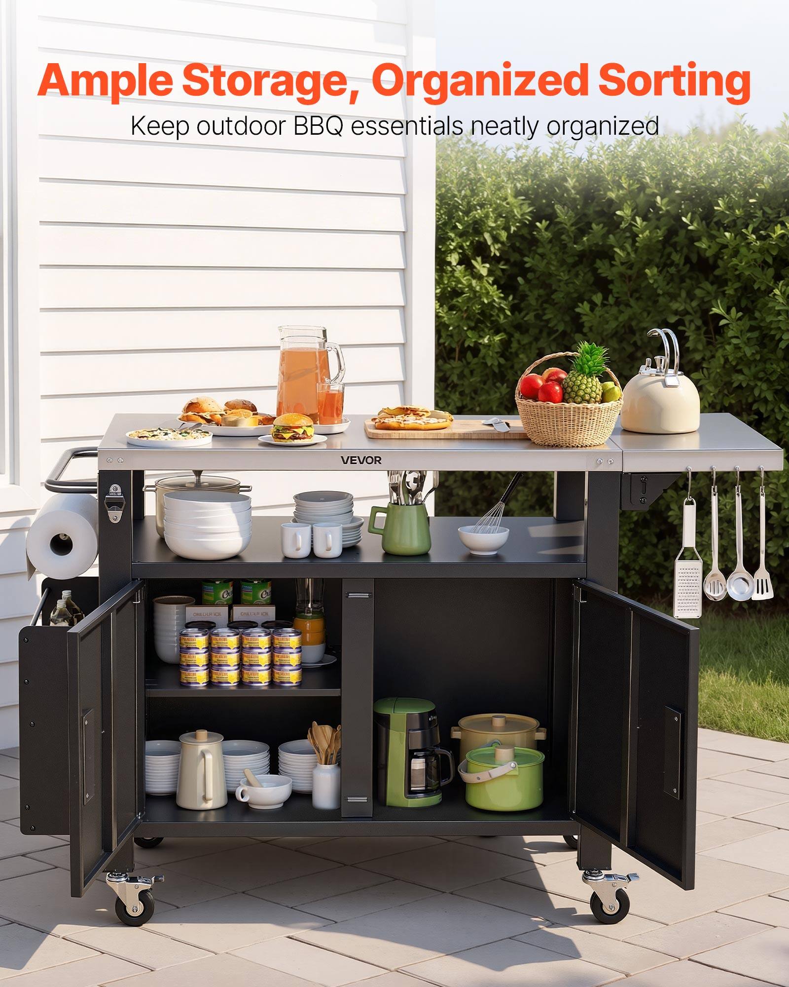 Ample Storage, Organized Sorting  
Keep outdoor BBQ essentials neatly organized