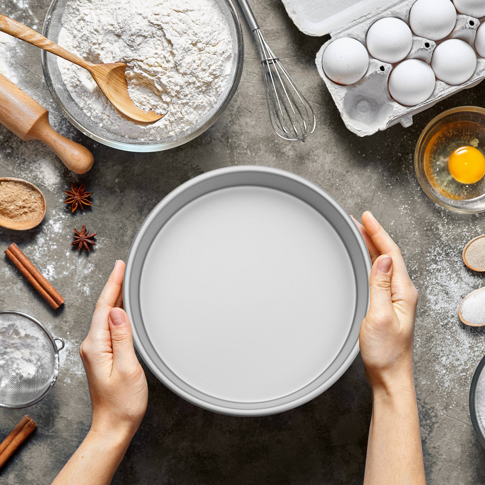 Alt View 4. Last Confection - Round Aluminum Cake Pan Sets - Silver.