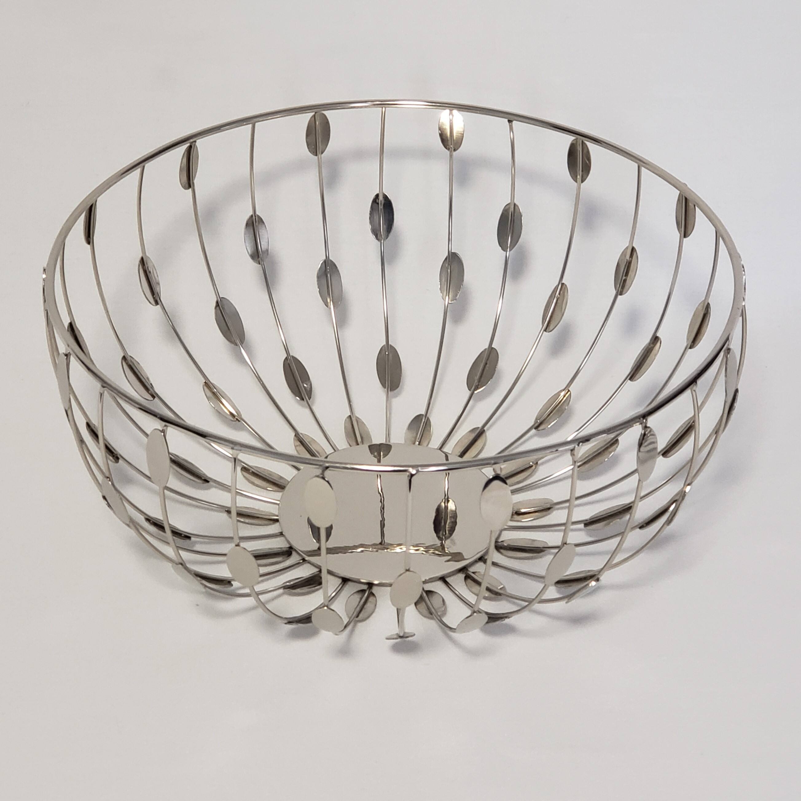 Left. Jiallo - Silver Metallic 9" round basket - Silver.