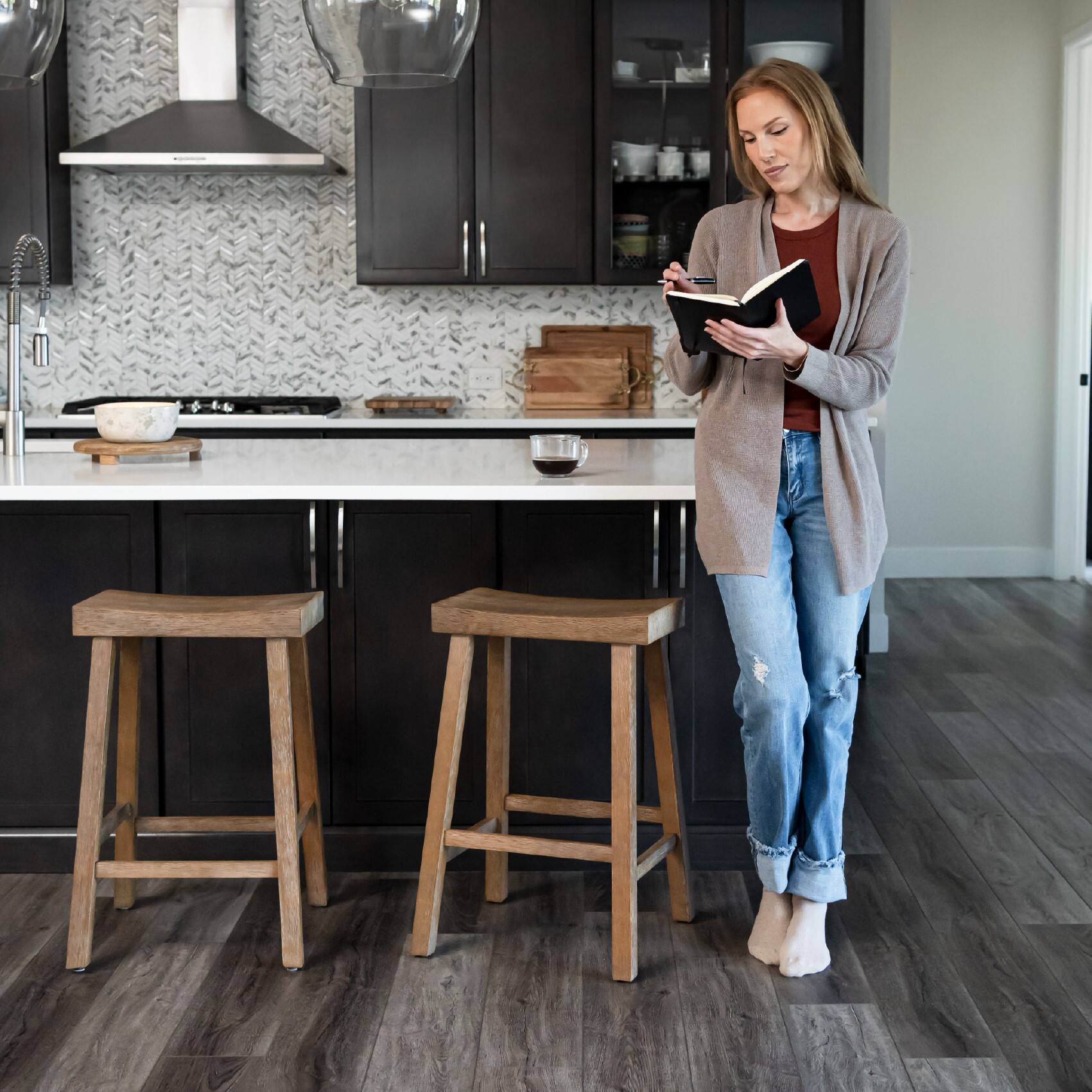 Left. Maven Lane - 27" Vincent Counter Stool in Antiqued Natural Finish - Antiqued Natural.