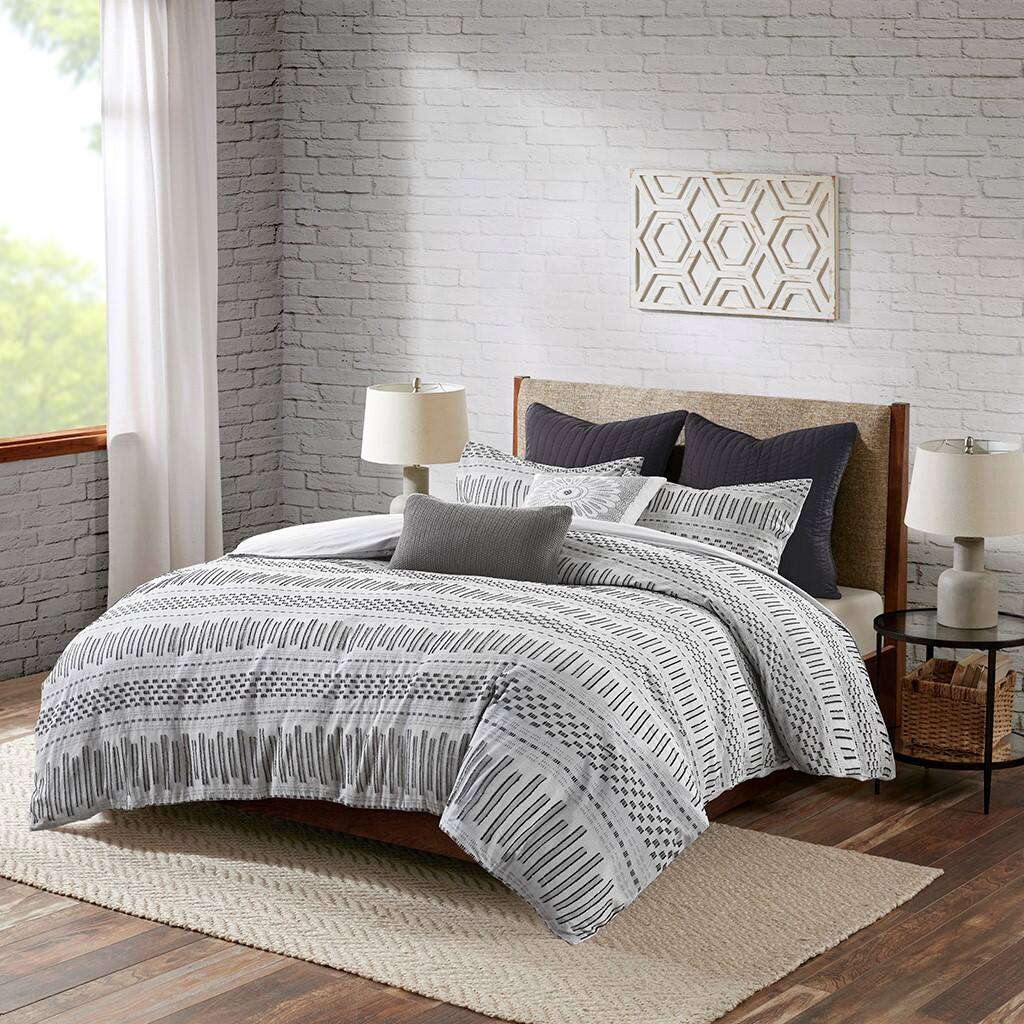 Alt View 3. Gracie Mills - Gracie Mills Donny Geometric Cotton Jacquard Comforter Mini Set - Grey/Black.