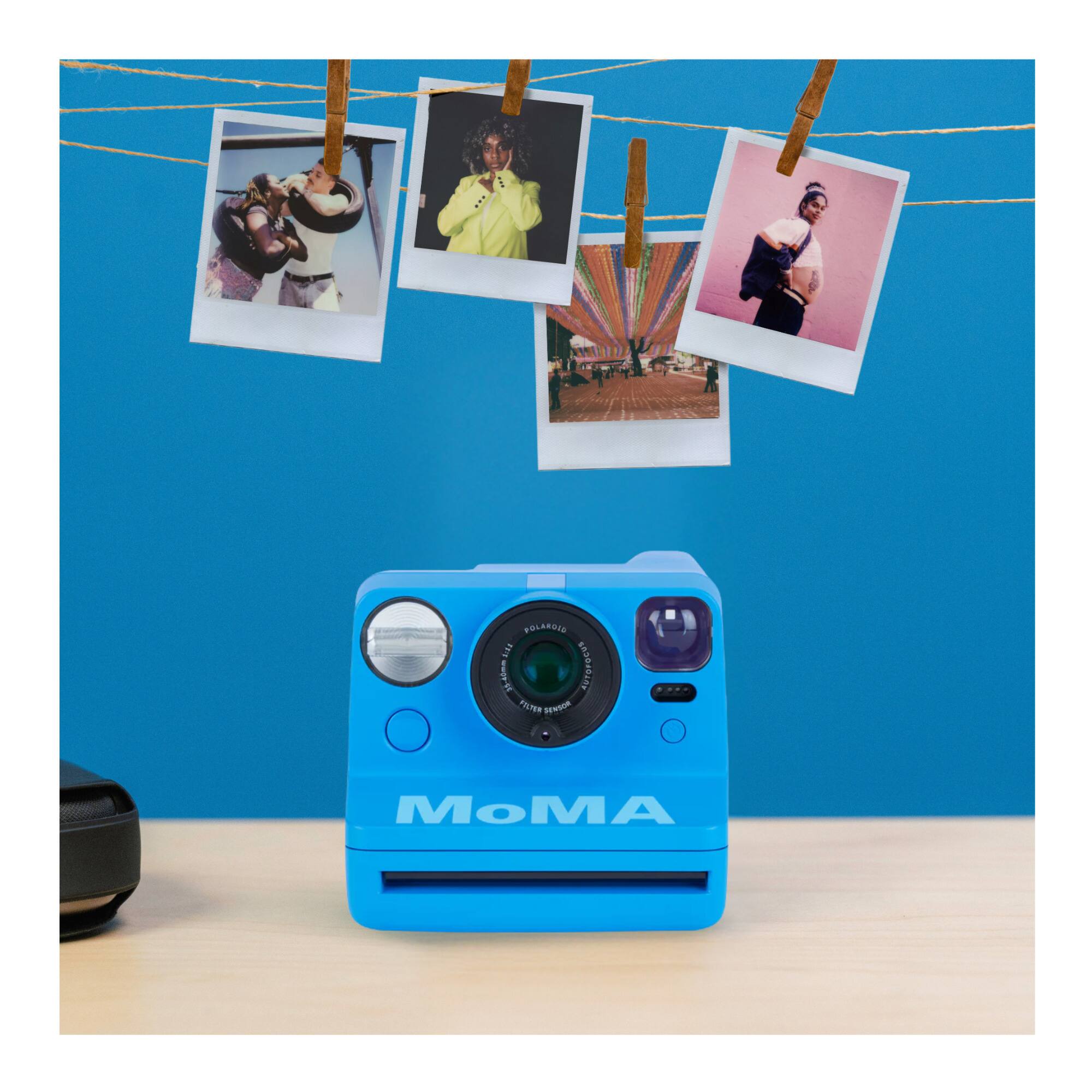 POLAROID i 3-40mm 5020L PELTEN Arwoo MoMA