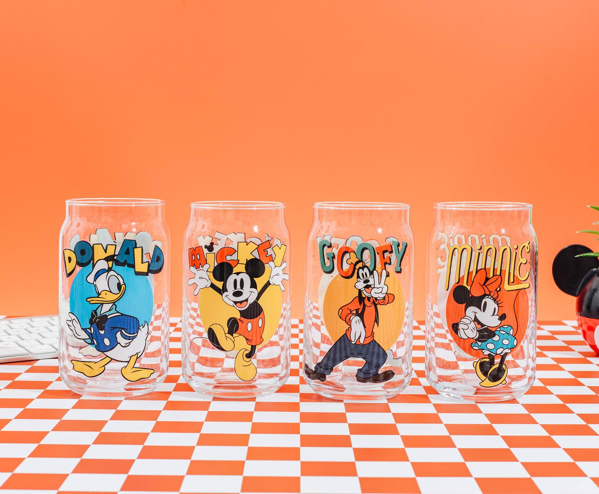 DONALD  
MICKEY  
GOOFY  
MINNIE