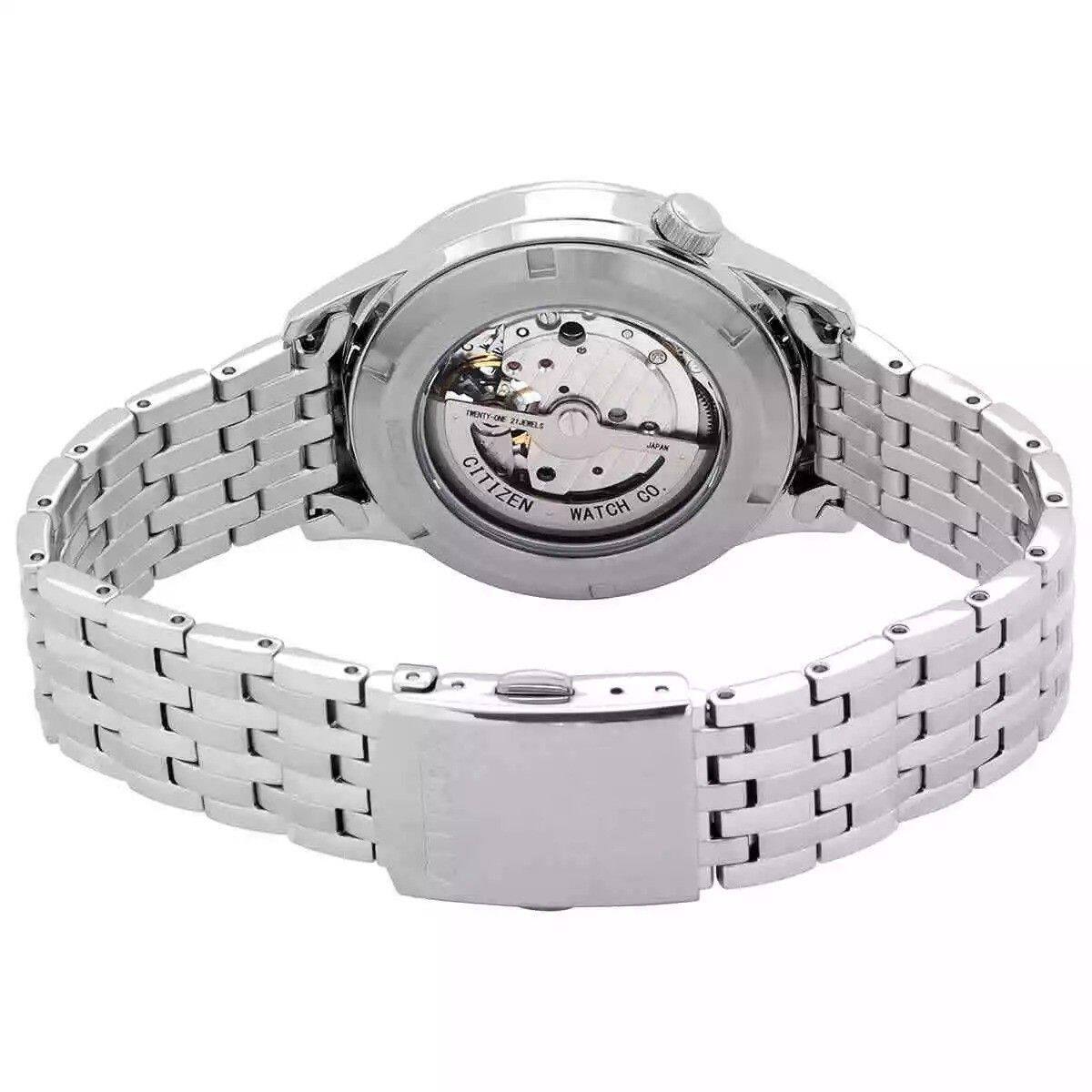 CITIZEN WATCH CO.  
JAPAN  
THIRTY-ONE JEWELS  
CITIZEN