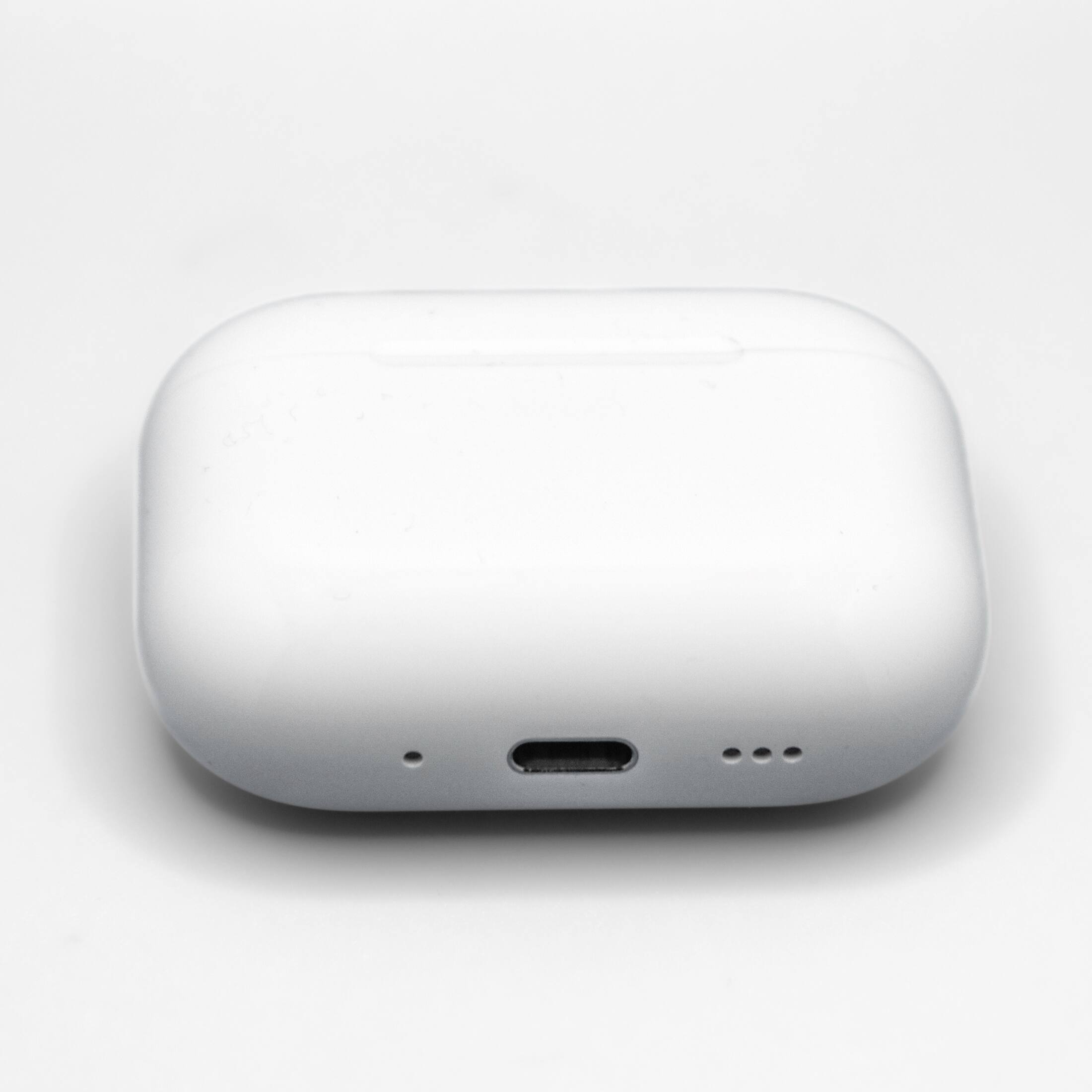 Alt View 1. Apple - AirPods Pro 3rd Gen - Replacement Charging Case (A3122).