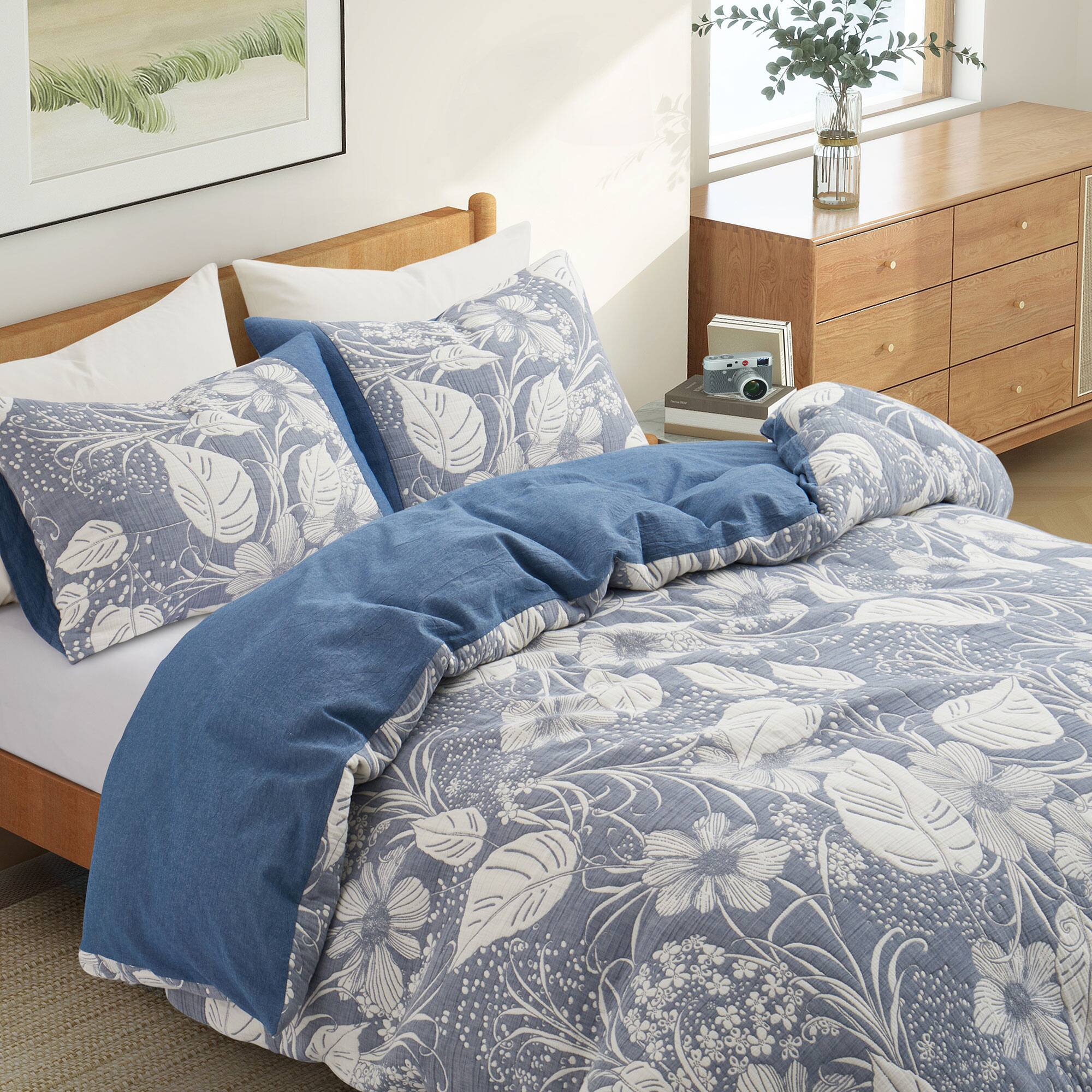 Angle. Peace Nest - Peace Nest 100% Cotton Double-Layer Gauze Floral Jacquard Duvet Cover Set - Navy.