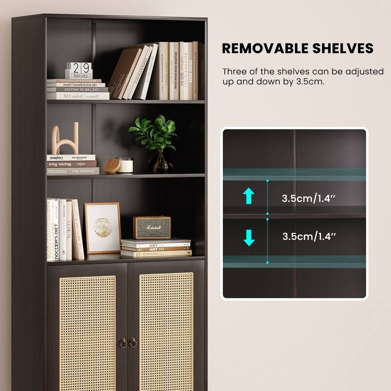 2 219 February  
The witch  
NATIONS OF B  
THE W/ Atelier naod  
I LRA  
mrER 1 H13 Sed  
HOUSE IMOL IEZ  
BOOK  
REMOVABLE SHELVES  
Three of the shelves can be adjusted up and down by 3.5cm.  
3.5cm/1.4"  
3.5cm/1.4"