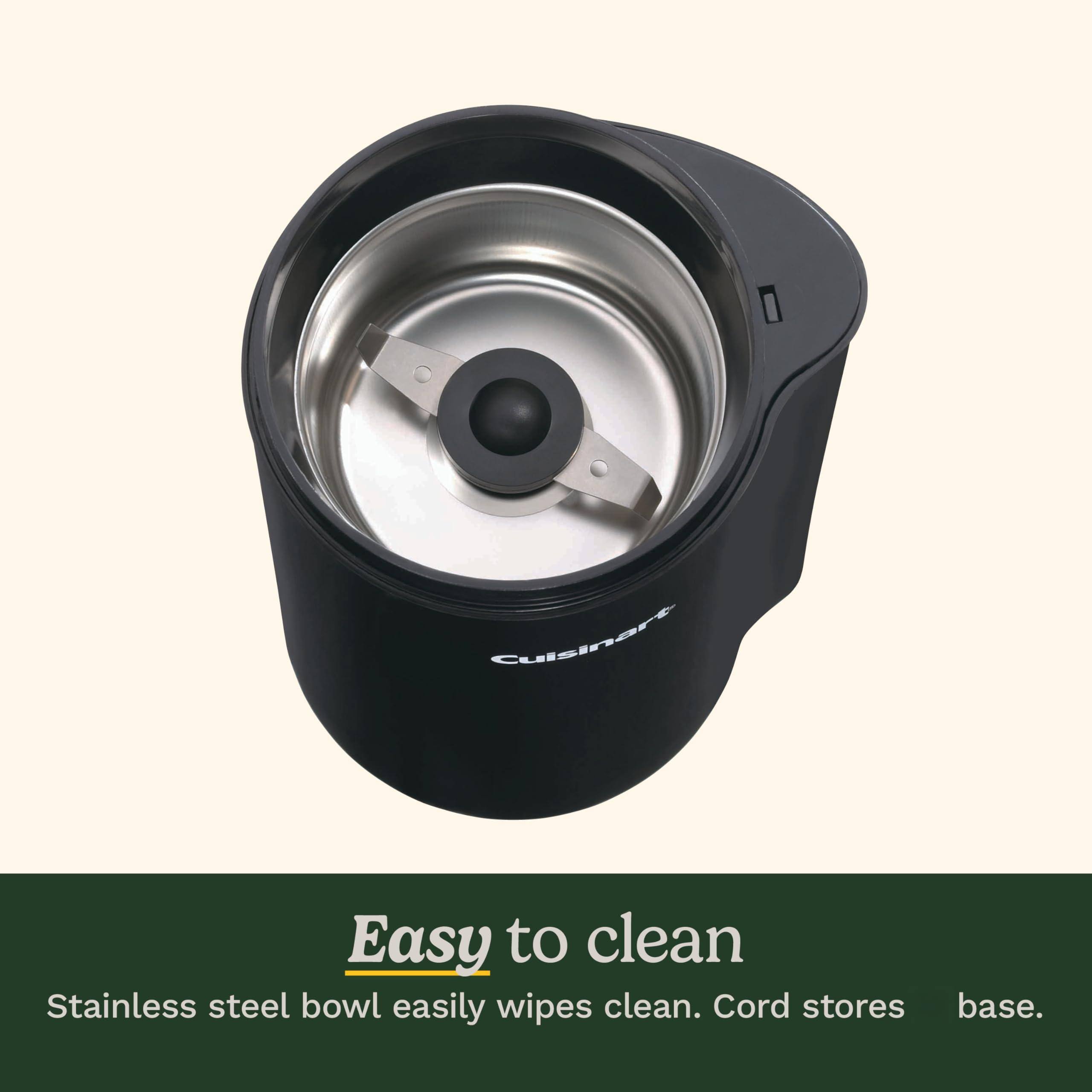 Easy to clean  
Stainless steel bowl easily wipes clean. Cord stores base.