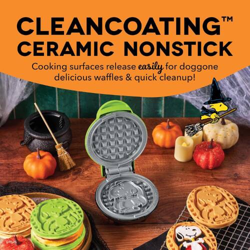 CLEANCOATING™ CERAMIC NONSTICK  
Cooking surfaces release easily for doggone delicious waffles & quick cleanup!