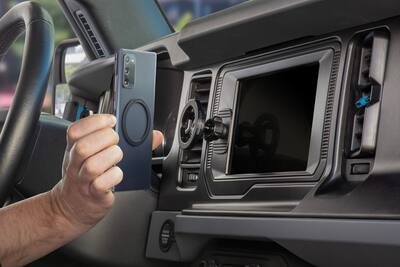 Supporto per telefono magnetico per auto Scosche Italia Supporto per telefono magnetico per auto Scosche Italia