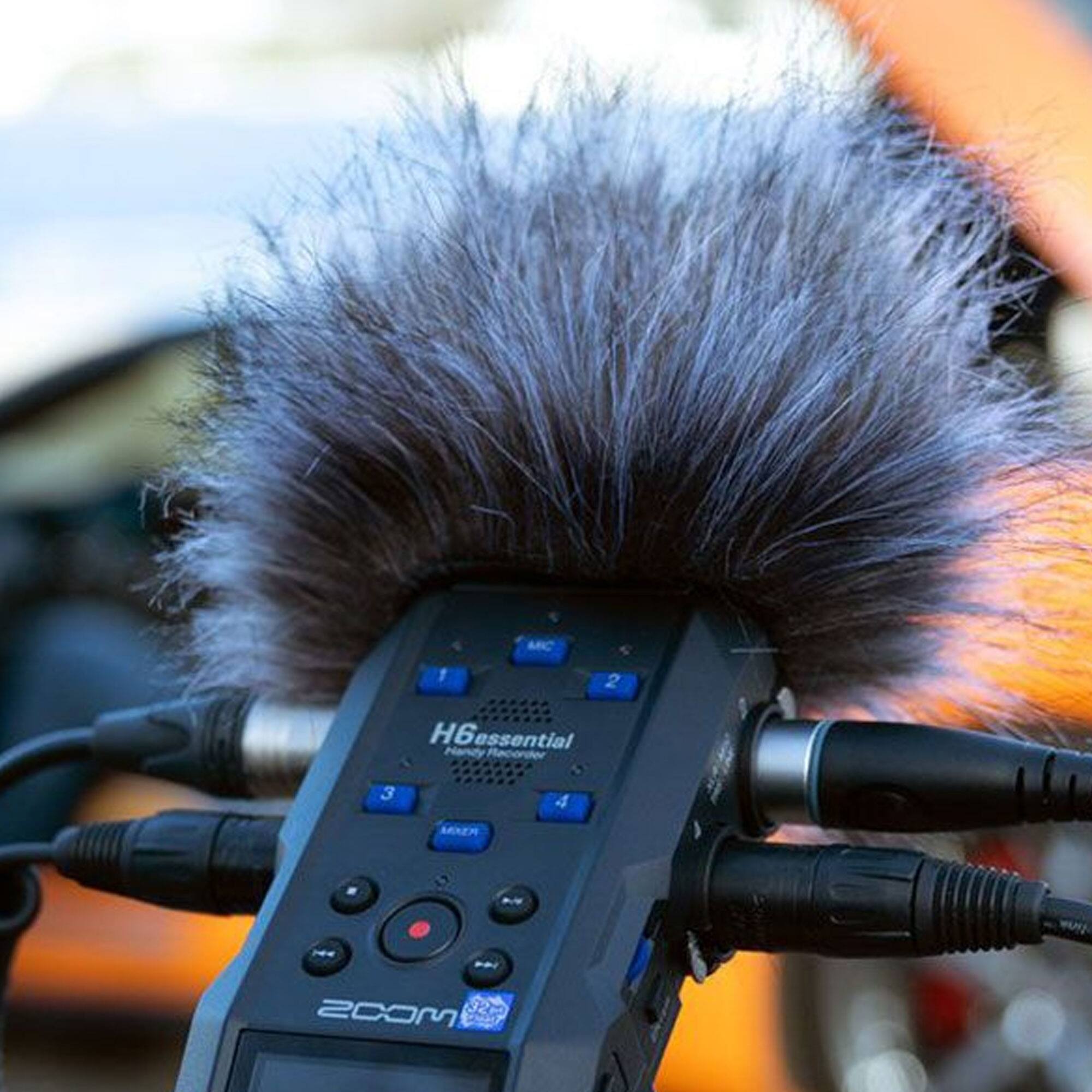 H6 Essential Handy Recorder  
200M