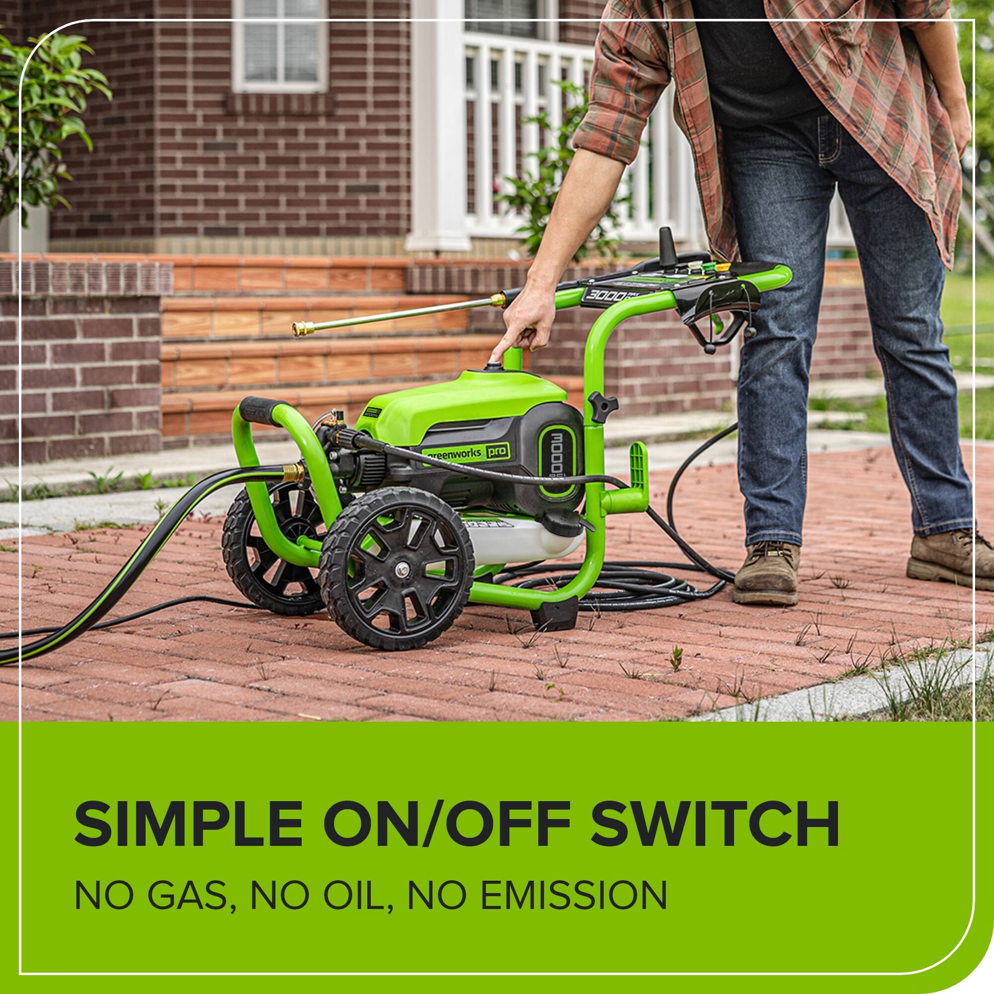 3000F Greenworks Pro  
SIMPLE ON/OFF SWITCH  
NO GAS, NO OIL, NO EMISSION