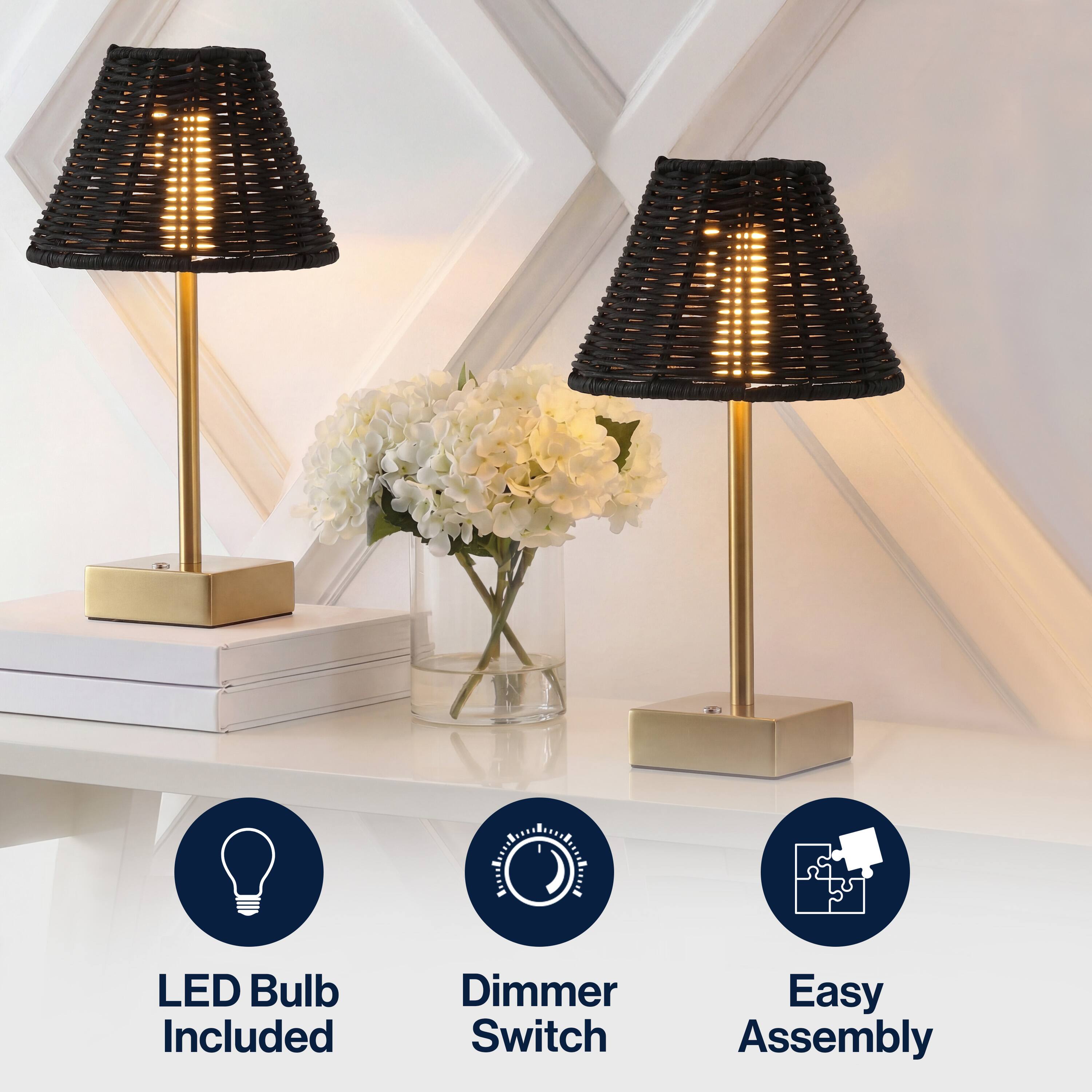 LED Bulb Included  
Dimmer Switch  
Easy Assembly