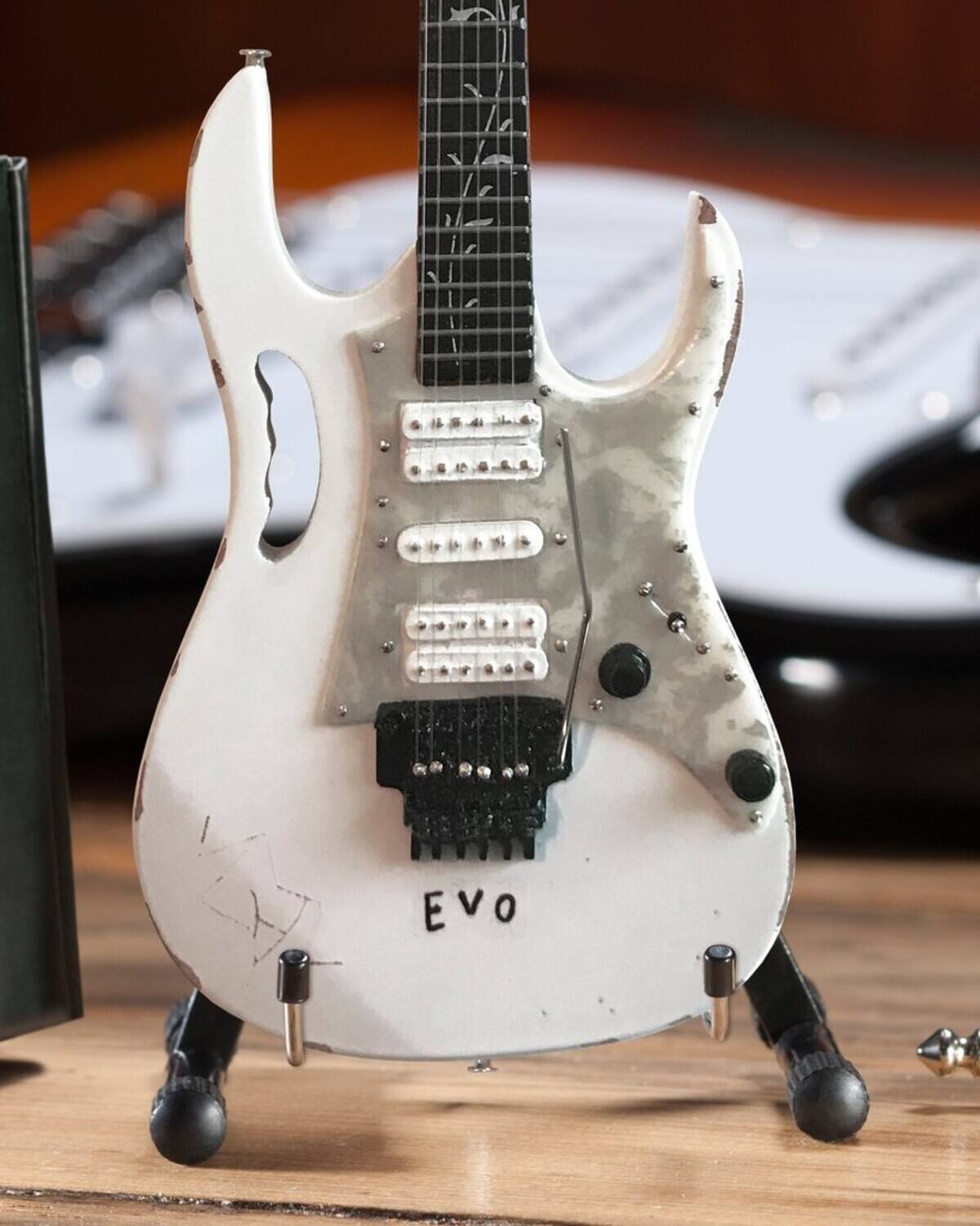 Alt View 3. Axe Heaven - Steve Vai - Axe Heaven Steve Vai Ibanez Vintage  JEM EVO Mini Guitar Replica Collectible SV-230   - Collectibles - Multicolor.