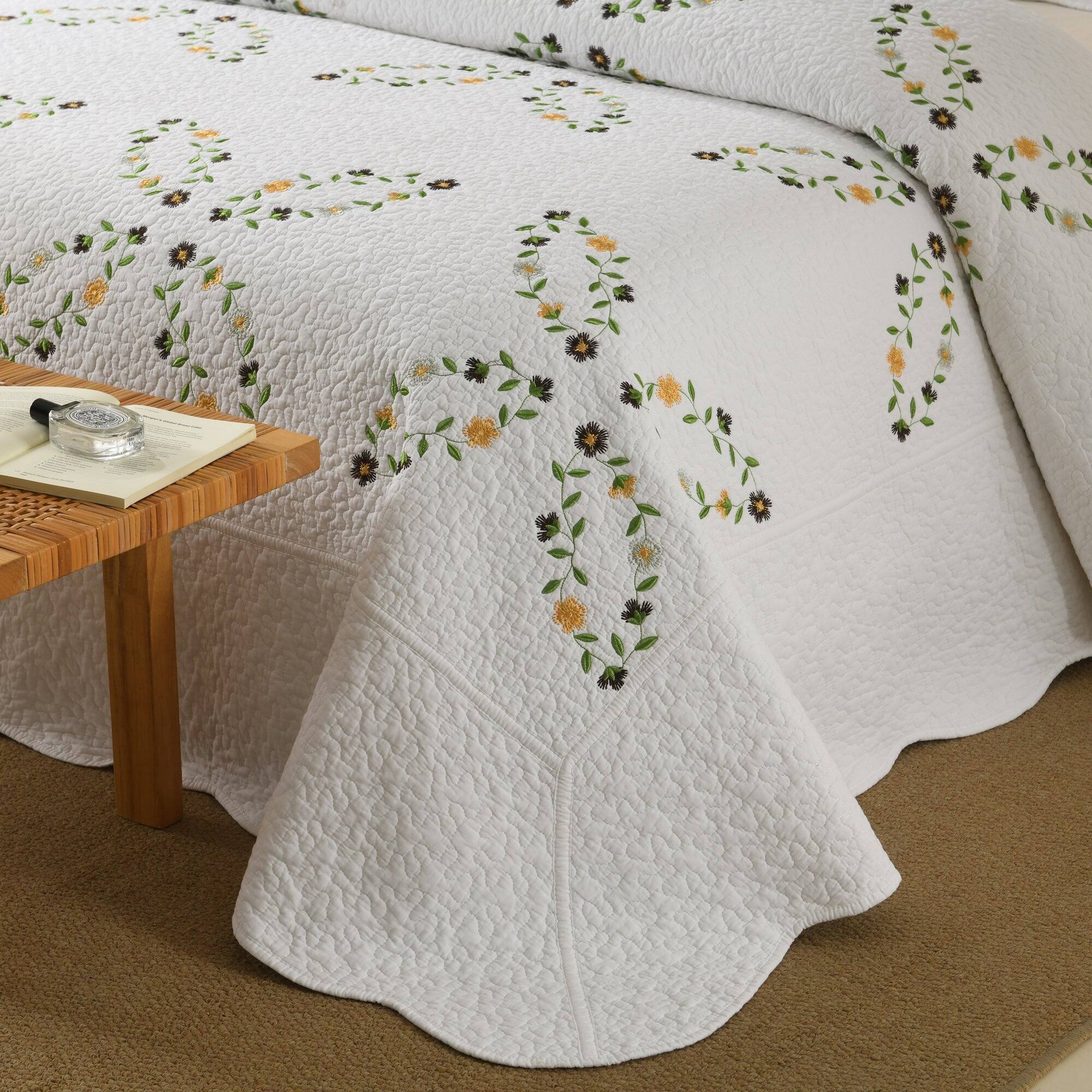 Angle. MarCielo - MarCielo 3 Piece 100% Cotton Cover Floral Vine Embroidered Cottage Quilt Bedspread Set - White.