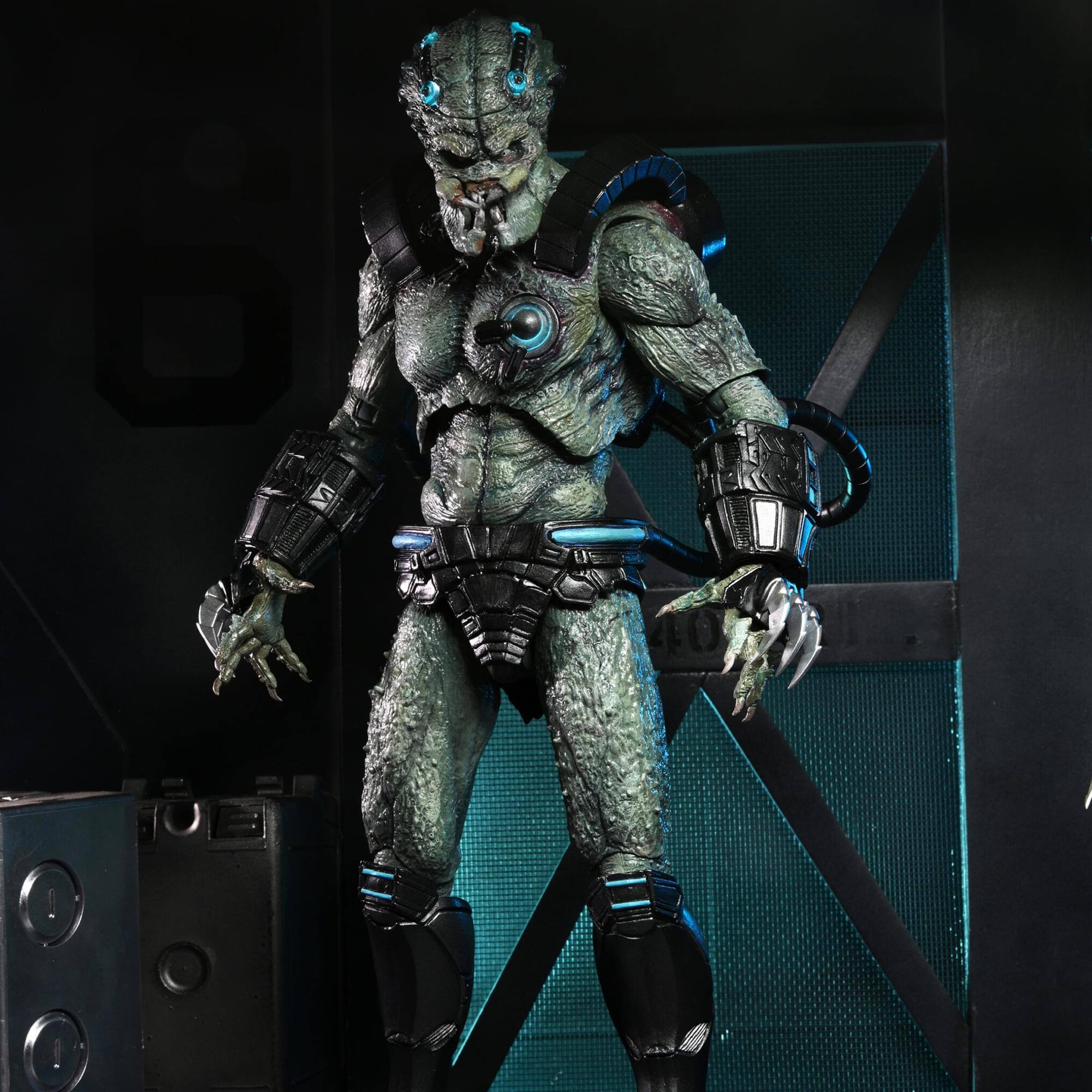 Alt View 5. NECA - Predator: Concrete Jungle Ultimate Stone Heart 7 Inch Scale Action Figure.