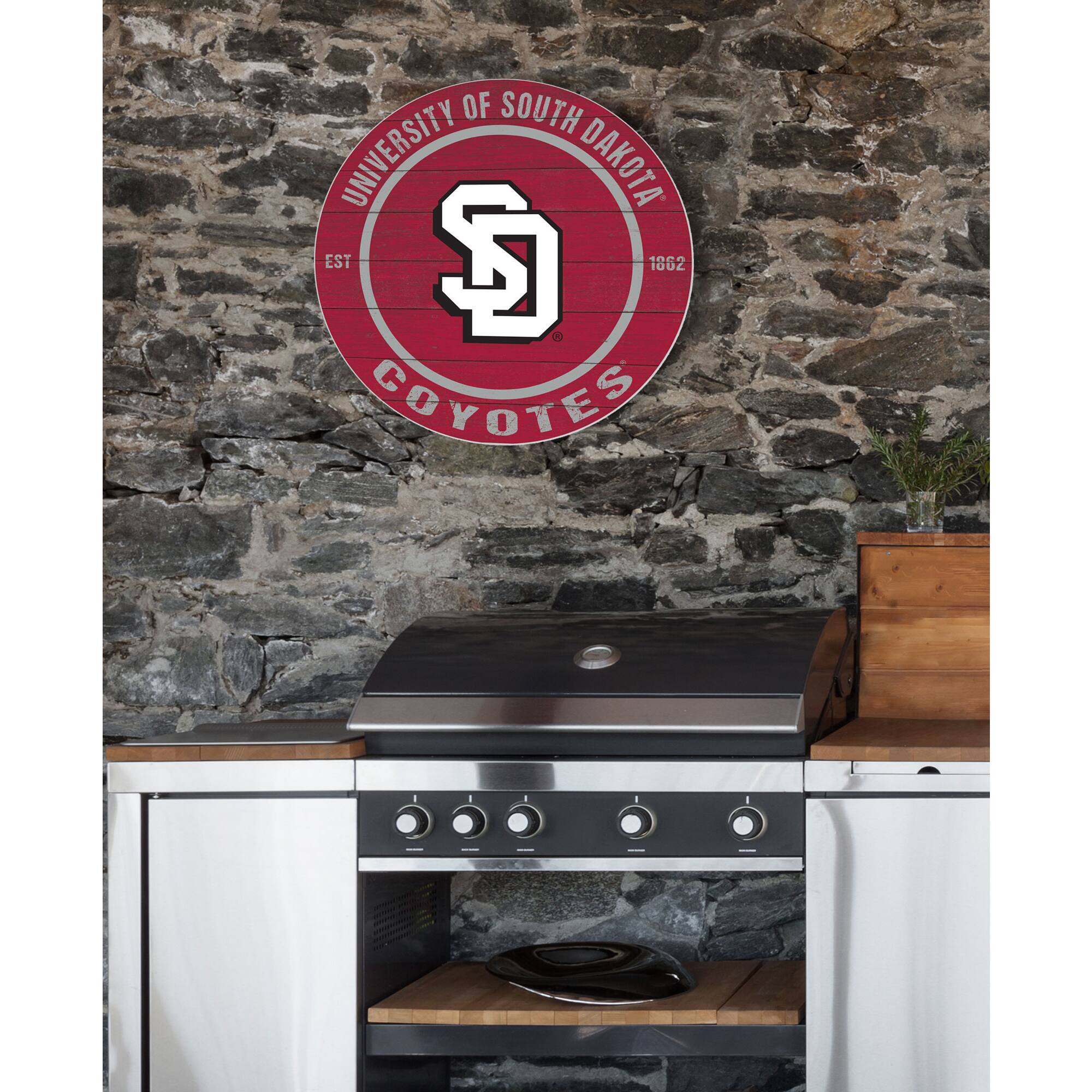 UNIVERSITY OF SOUTH DAKOTA  
EST 1862  
COYOTES