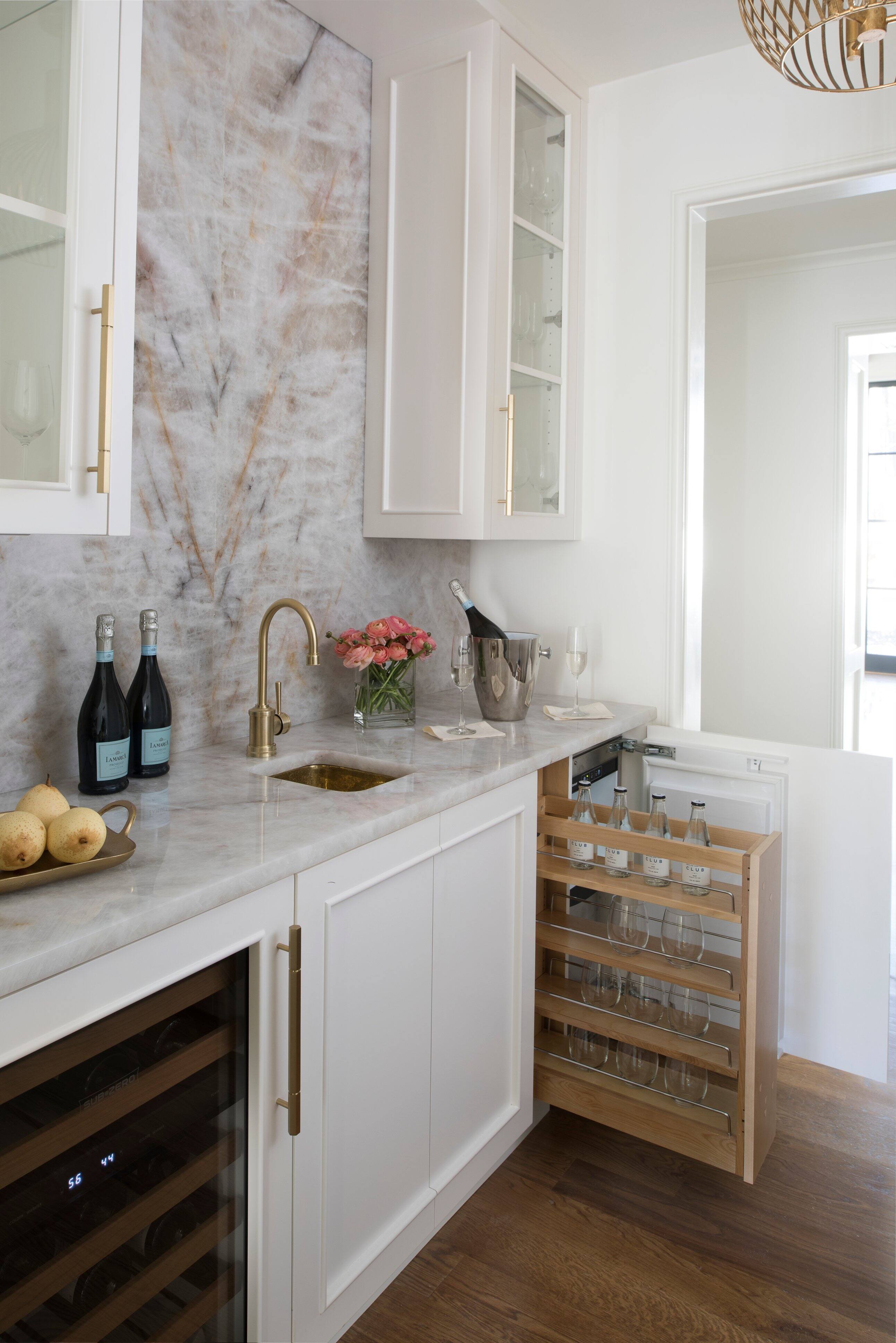 The text on the image reads:

"LANCIA"