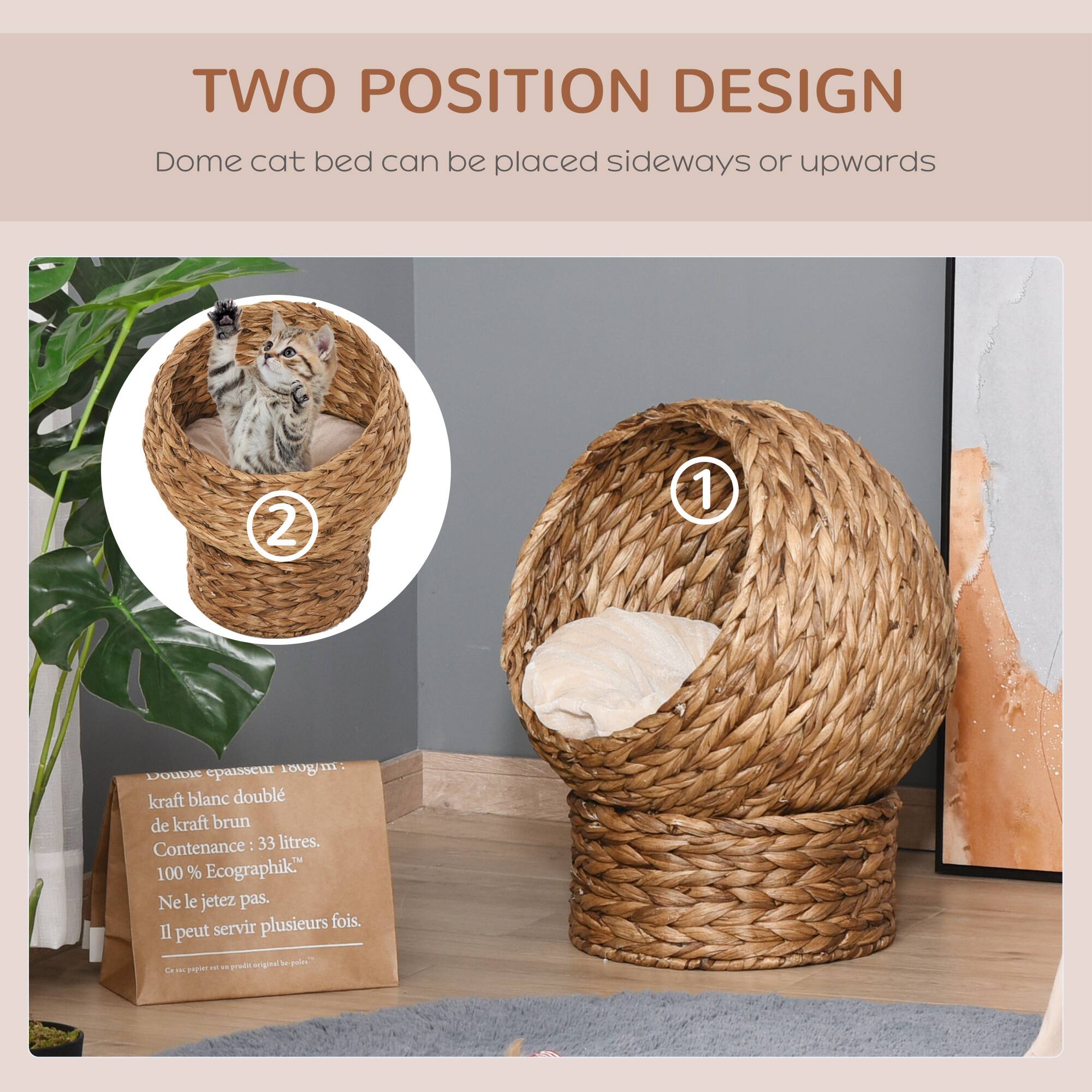 TWO POSITION DESIGN  
Dome cat bed can be placed sideways or upwards  

Double épaisseur robuste:  
kraft blanc double  
de kraft brun  
Contenance: 33 litres.  
100 % Ecographik™  
Ne le jetez pas.  
Il peut servir plusieurs fois.
