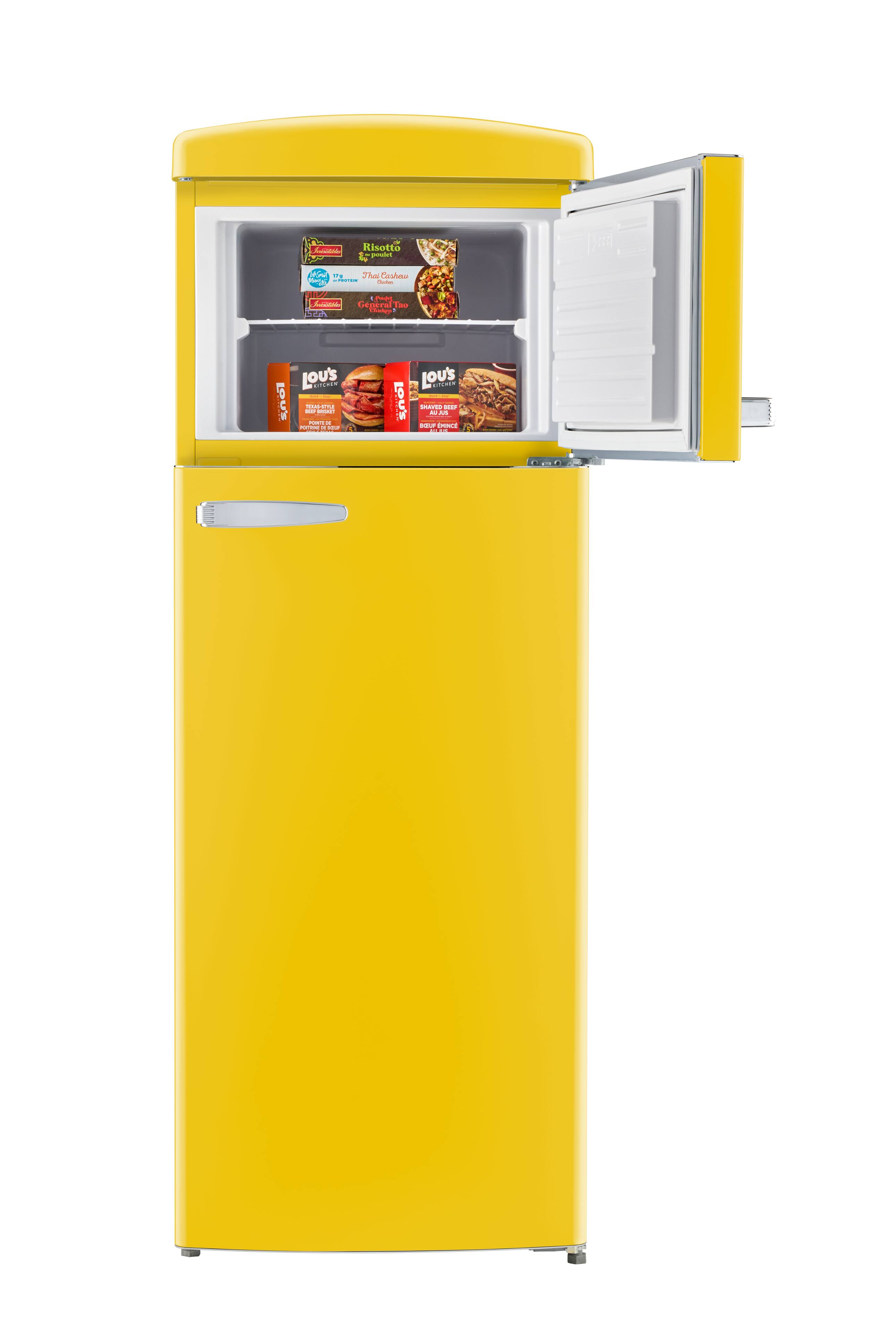 Sure, here is the corrected and grouped text from the image:

**Top Shelf:**
- Risotto
- Thai Cashew
- New Recipe
- Thai Cashew
- Thai Cashew

**Middle Shelf:**
- Lou's
- Lou's
- Lou's

**Bottom Shelf:**
- Lou's
- Lou's

**Additional Text:**
- Lou's
- Lou's