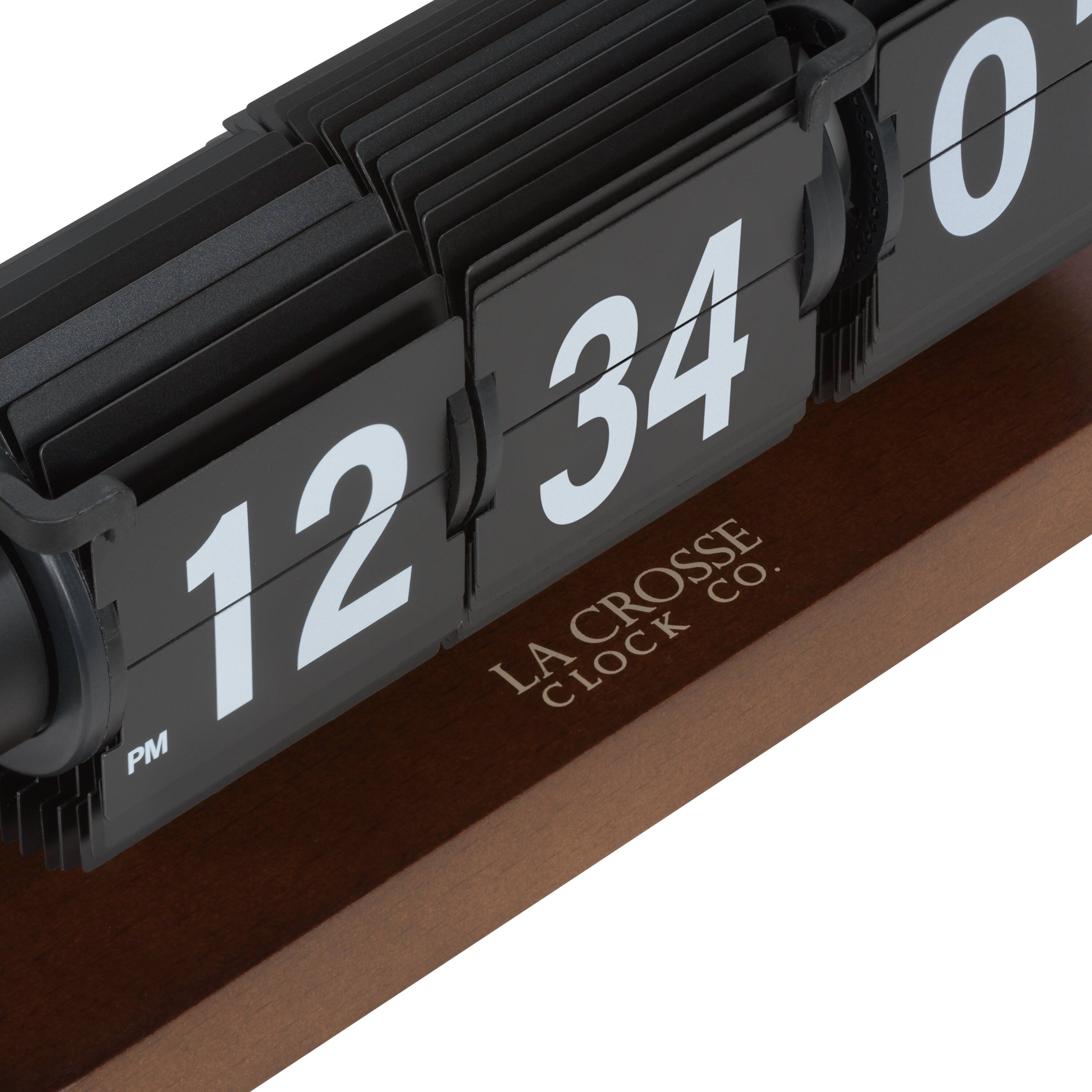 12 34 LA CLOCK CROSS CO. PM