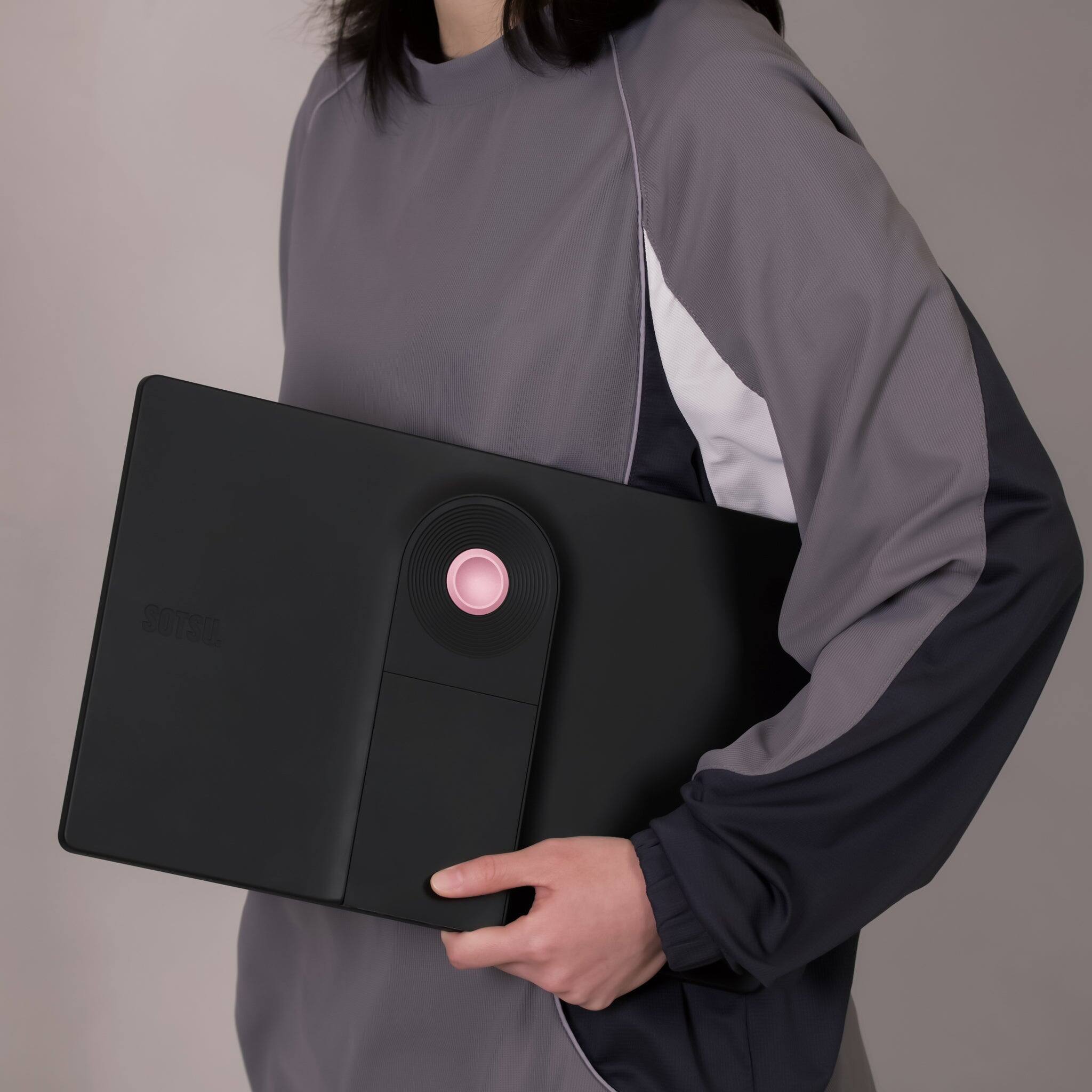 Alt View 1. SOTSU - SOTSU SleekView 15.6” Portable Monitor - Black.