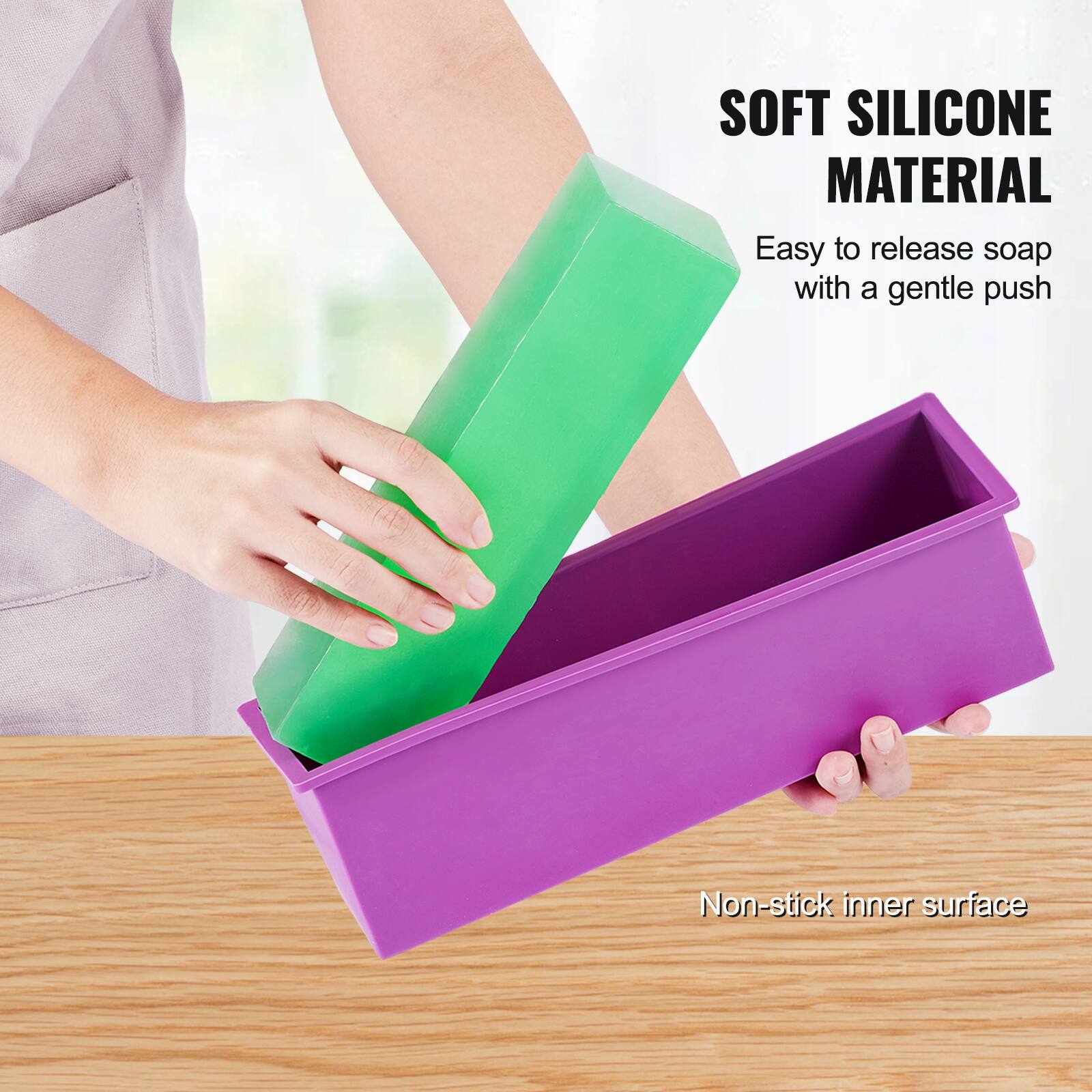 SOFT SILICONE MATERIAL  
Easy to release soap with a gentle push  
Non-stick inner surface